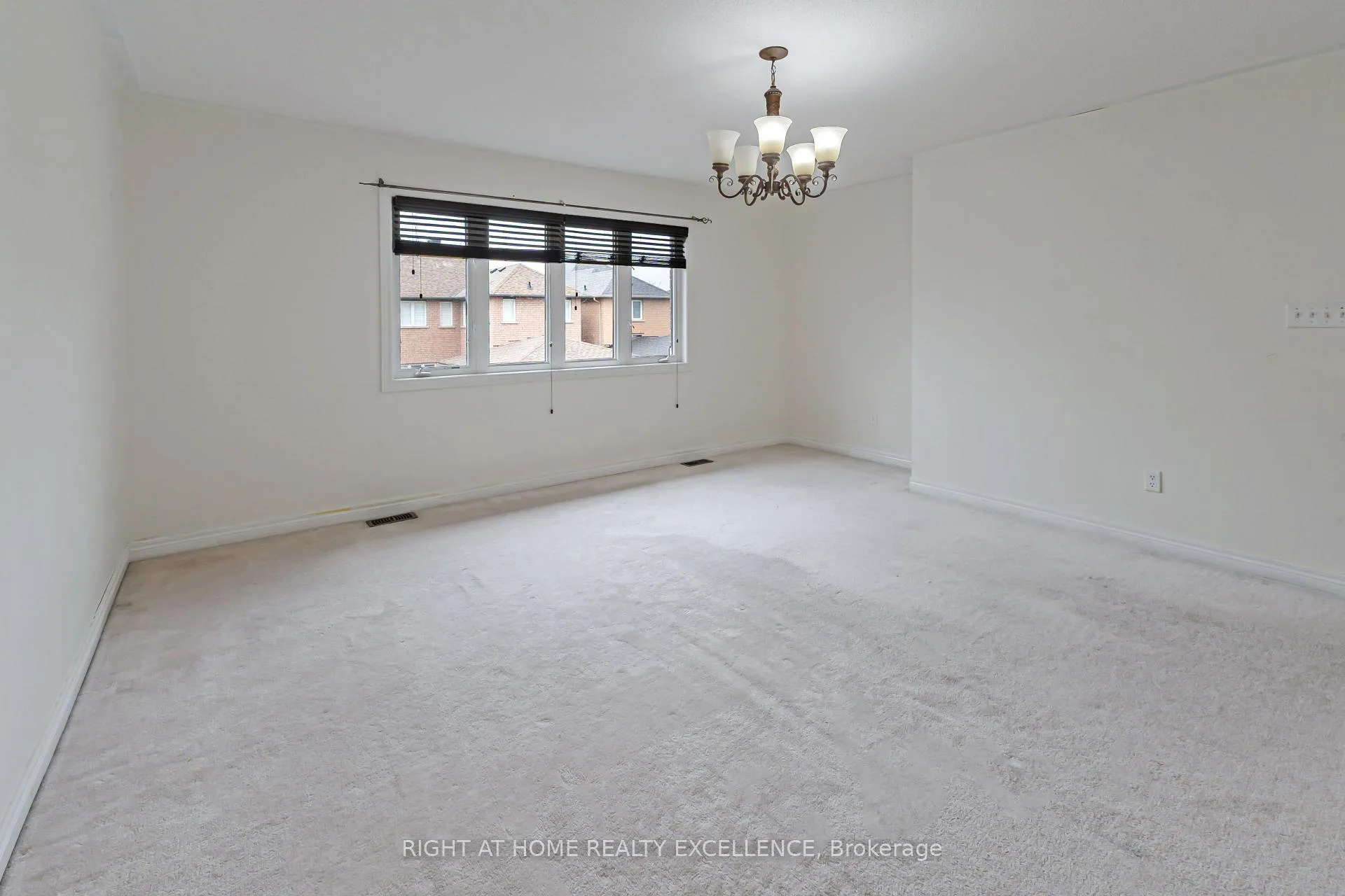 Photo 17 of 23 Quail Hollow, Markham, Cornell — HOMEH