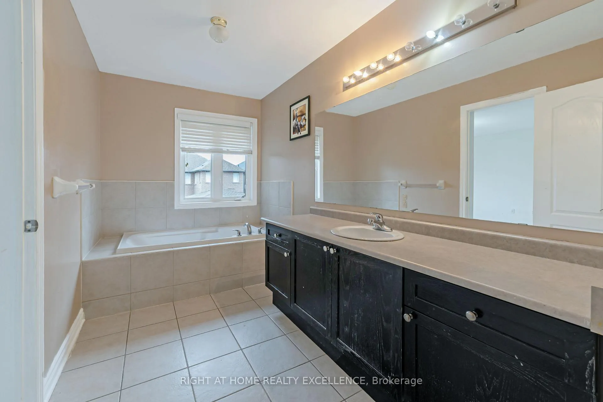 Photo 18 of 23 Quail Hollow, Markham, Cornell — HOMEH