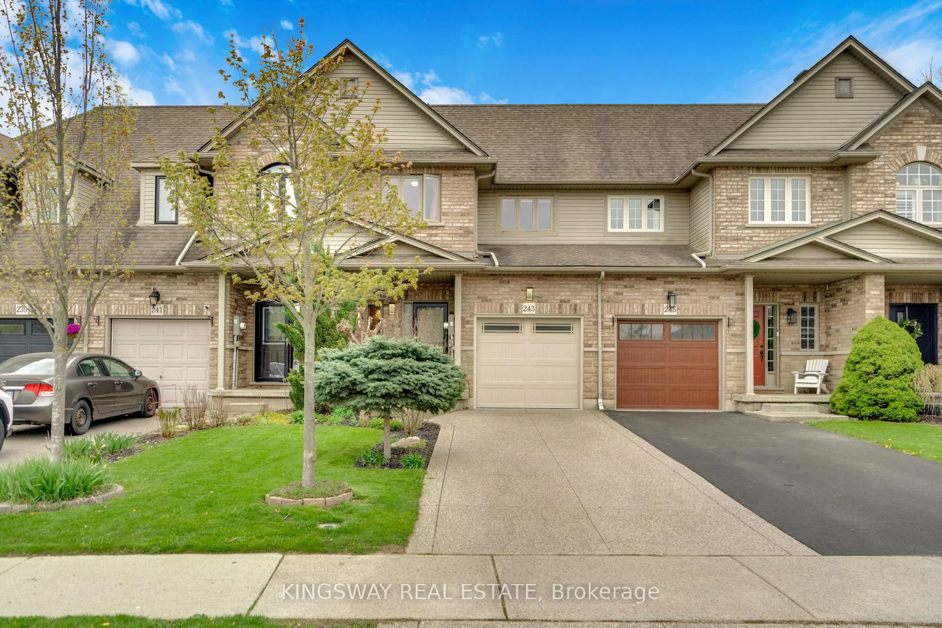 Photo 3 of 243 Southbrook Drive, Hamilton, Binbrook — HOMEH