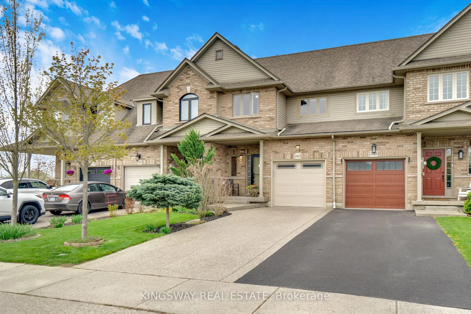 Photo 4 of 243 Southbrook Drive, Hamilton, Binbrook — HOMEH