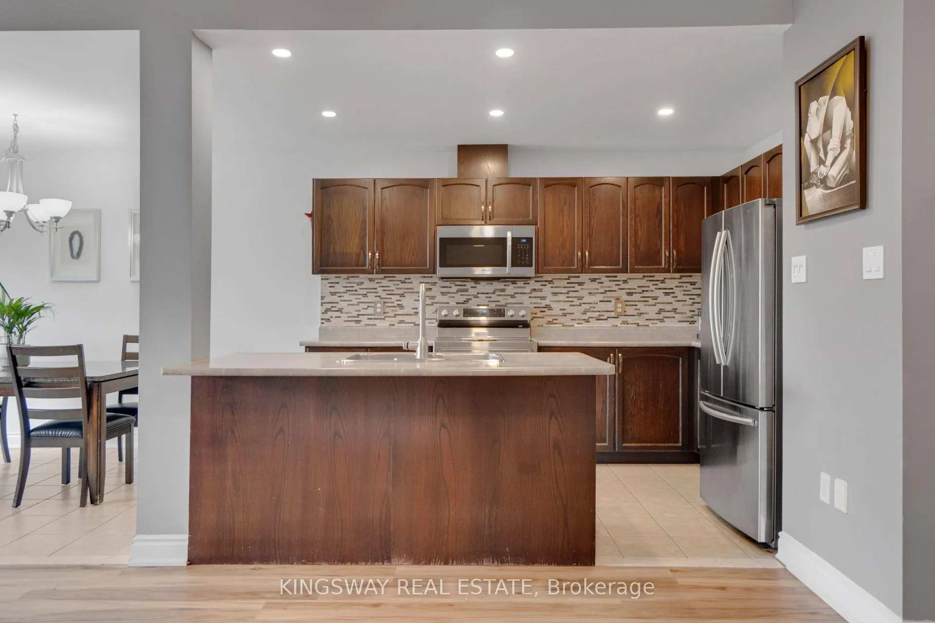Photo 10 of 243 Southbrook Drive, Hamilton, Binbrook — HOMEH