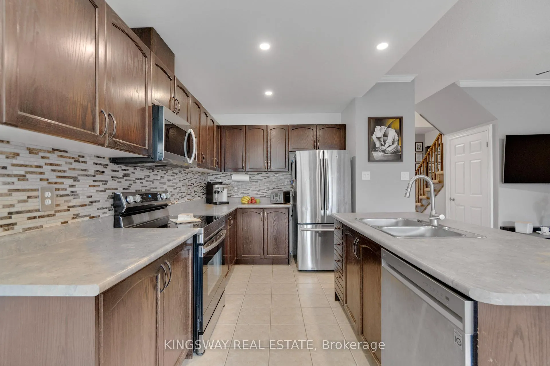 Photo 11 of 243 Southbrook Drive, Hamilton, Binbrook — HOMEH