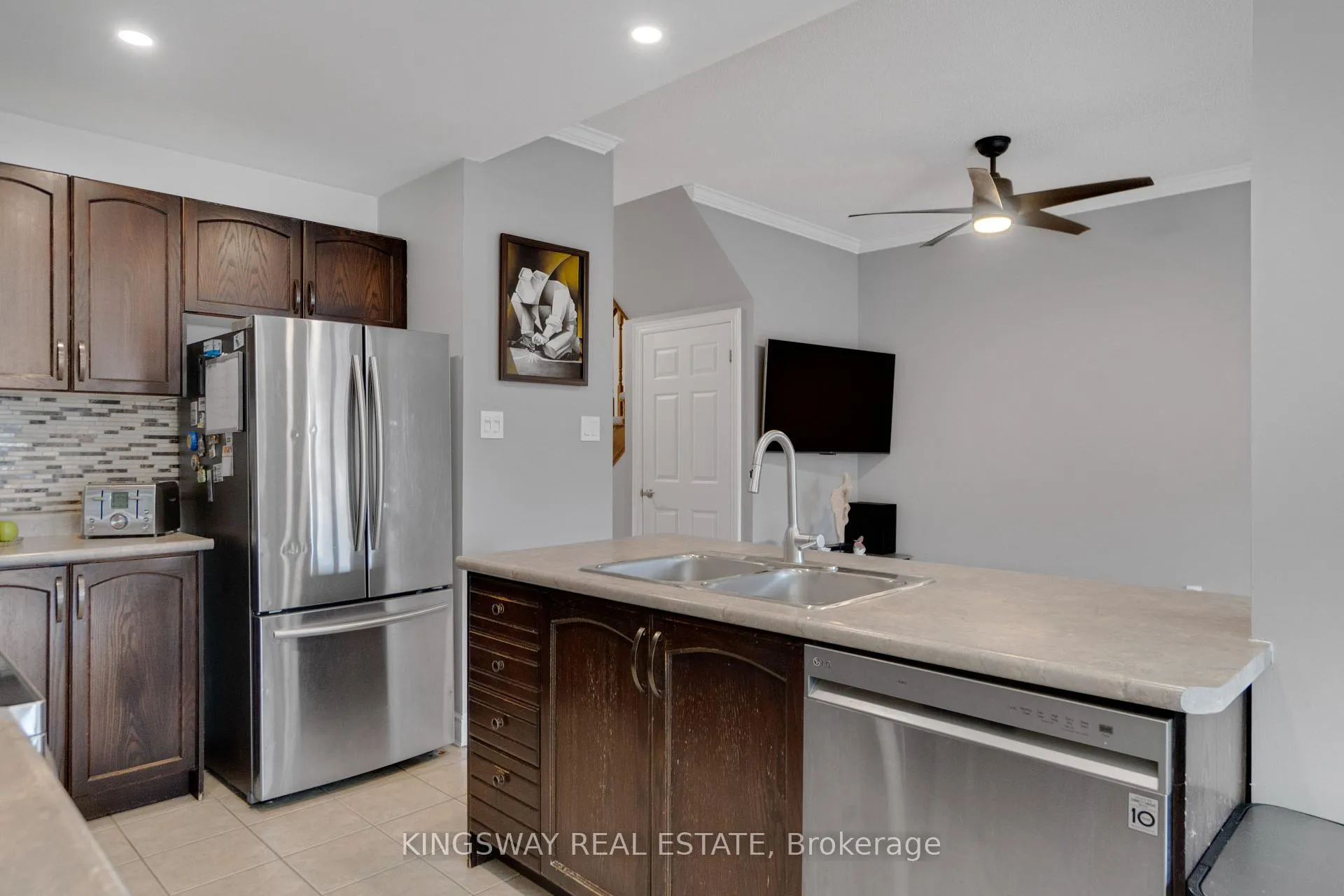 Photo 12 of 243 Southbrook Drive, Hamilton, Binbrook — HOMEH