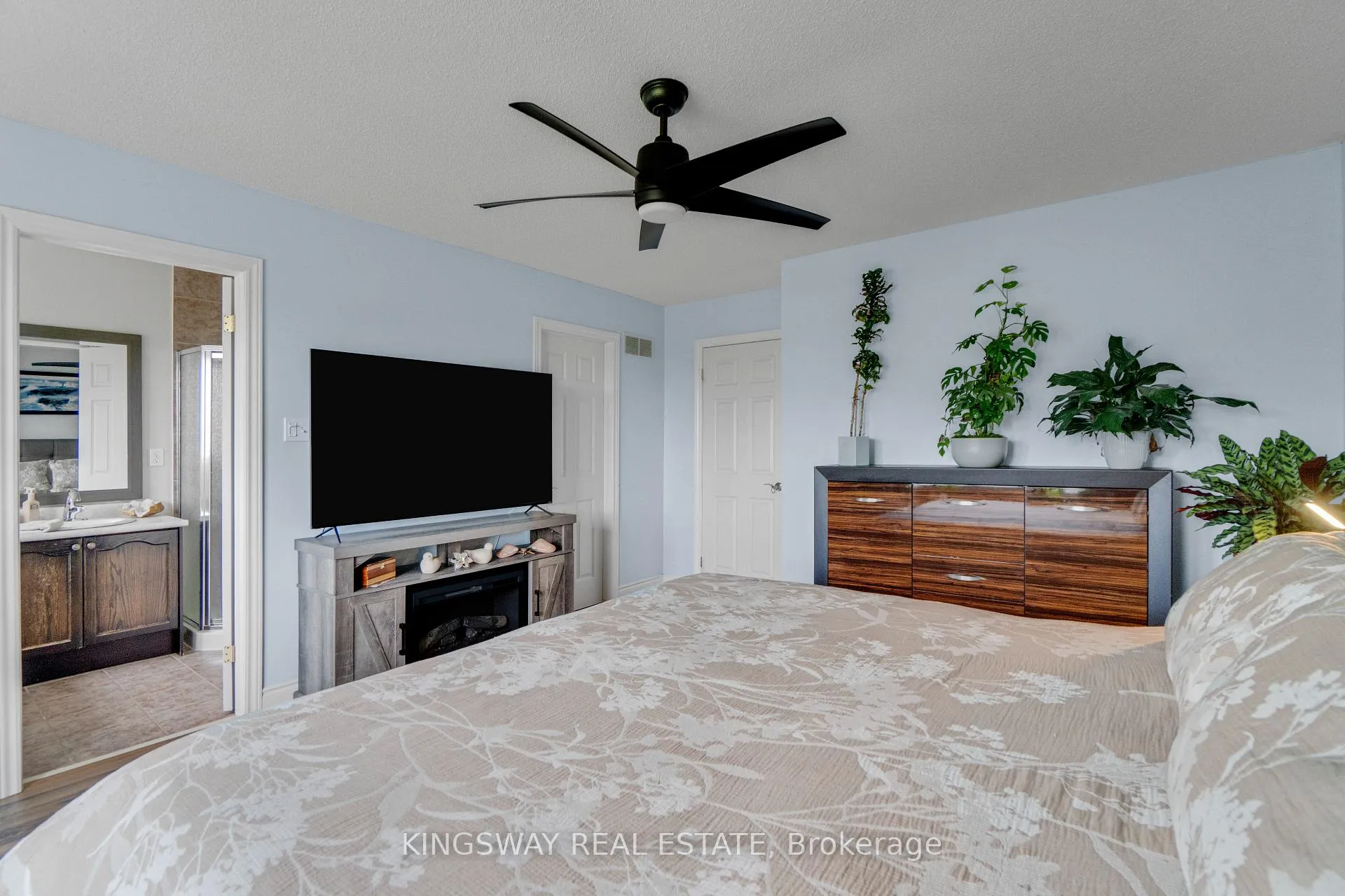 Photo 26 of 243 Southbrook Drive, Hamilton, Binbrook — HOMEH