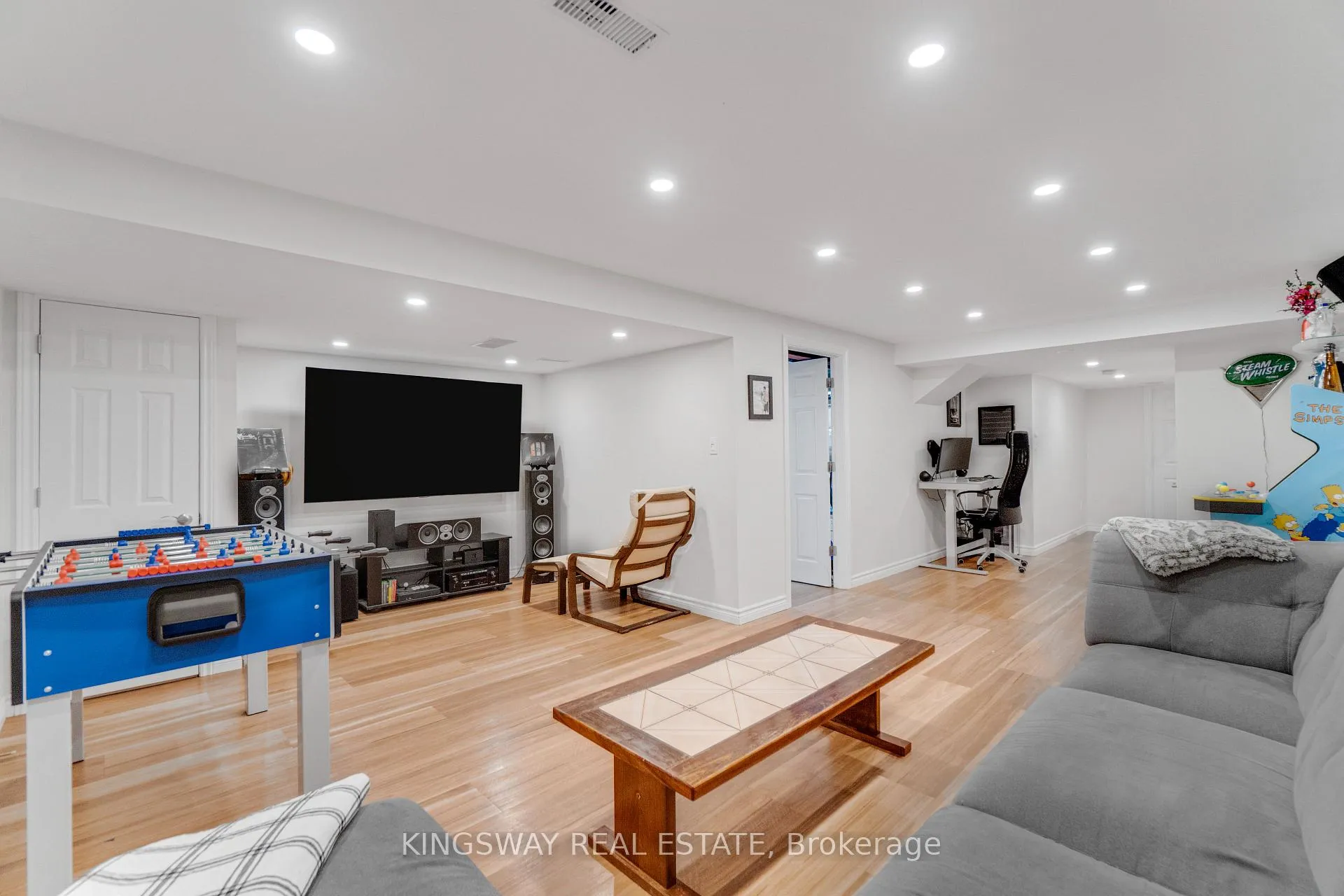 Photo 39 of 243 Southbrook Drive, Hamilton, Binbrook — HOMEH