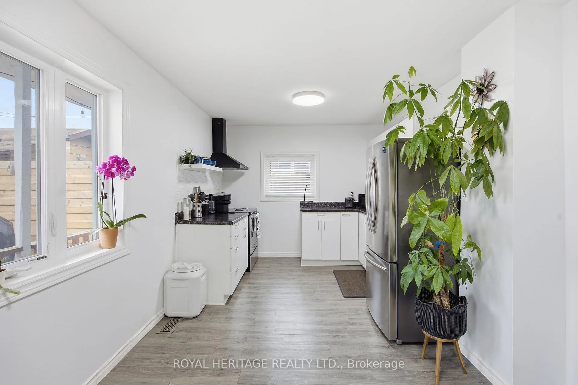 Photo 13 of 395 Edison Avenue, Peterborough, Otonabee Ward 1 — HOMEH
