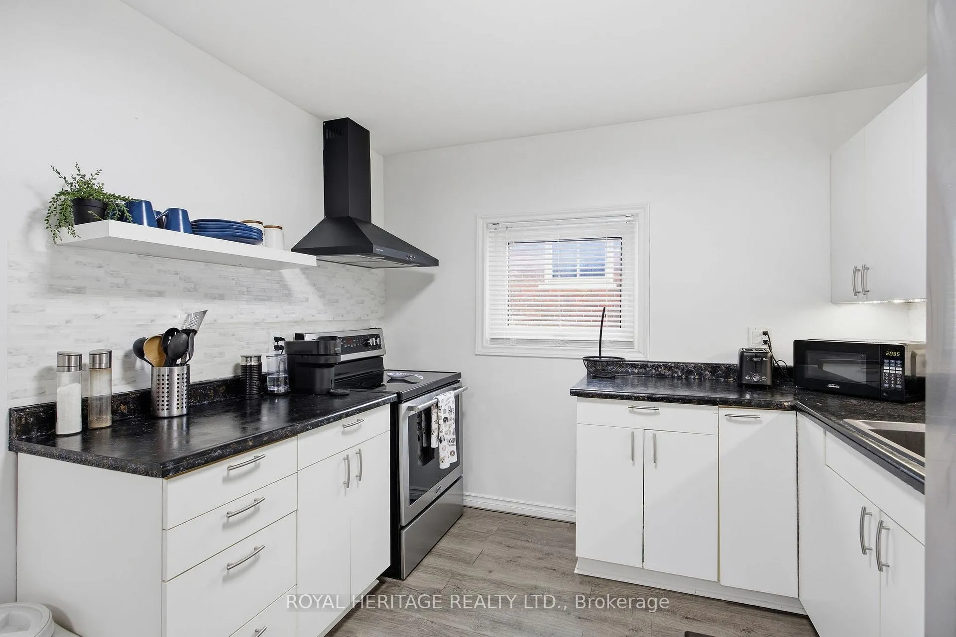 Photo 16 of 395 Edison Avenue, Peterborough, Otonabee Ward 1 — HOMEH