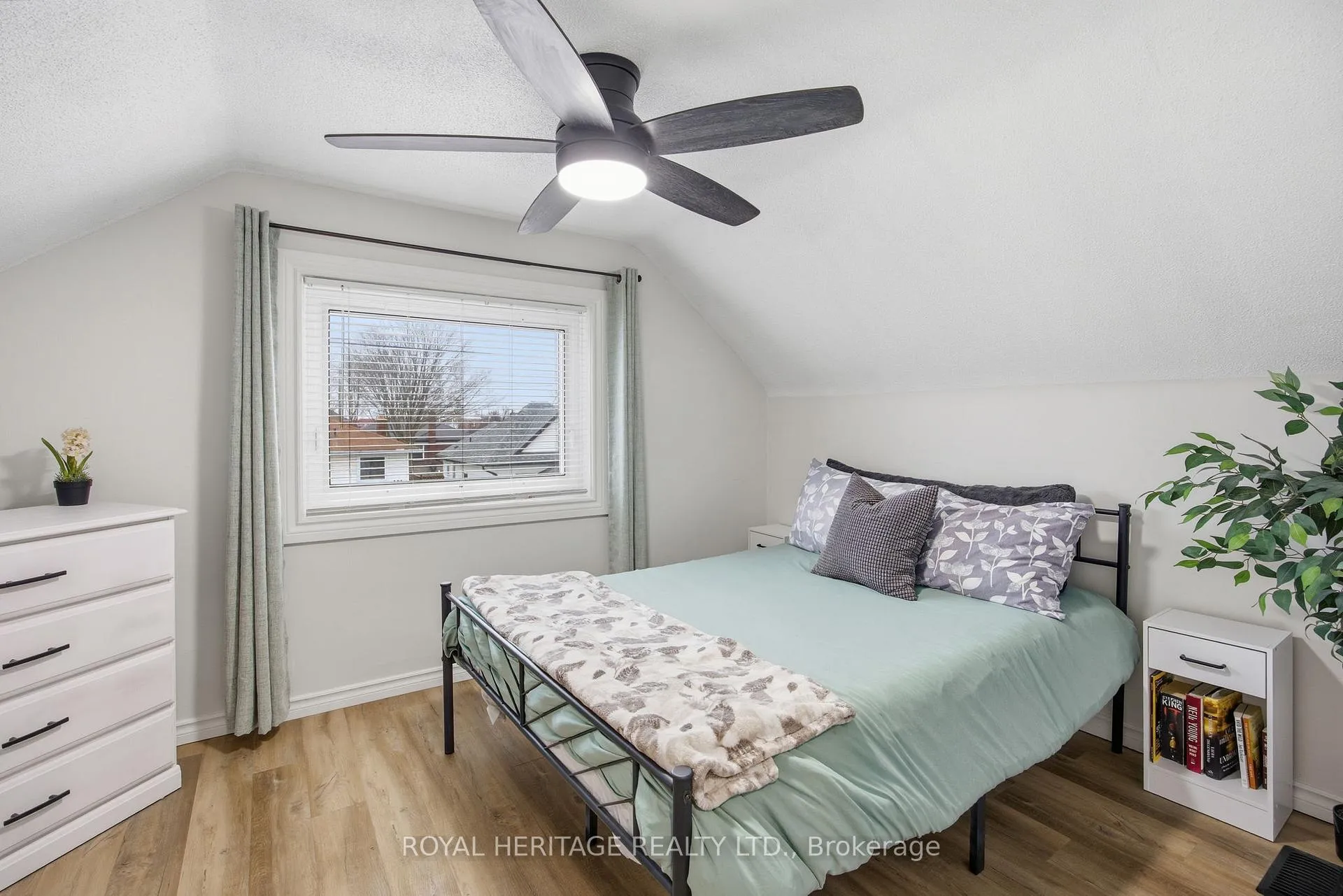 Photo 24 of 395 Edison Avenue, Peterborough, Otonabee Ward 1 — HOMEH