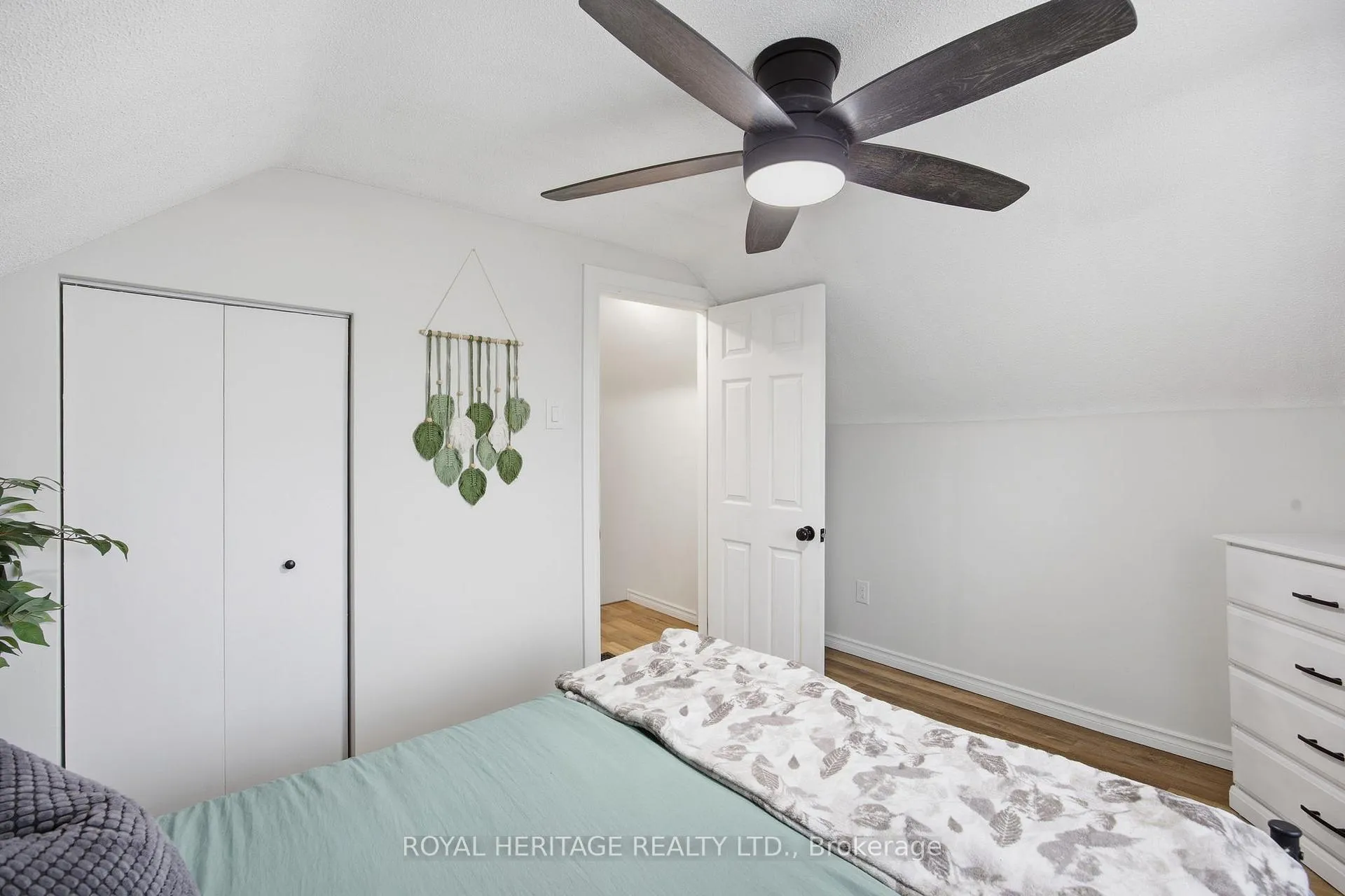 Photo 25 of 395 Edison Avenue, Peterborough, Otonabee Ward 1 — HOMEH