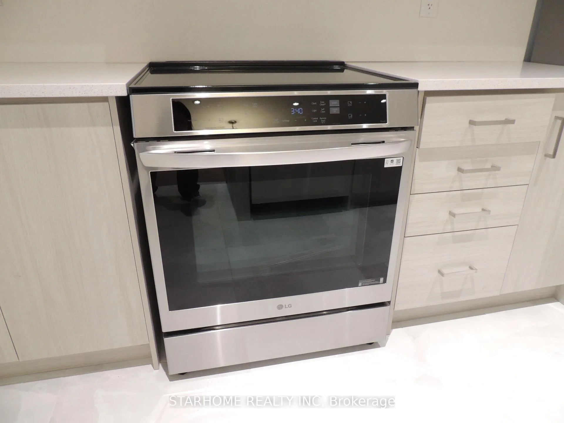 Photo 9 of 13 Avani Avenue, Markham, Rural Markham — HOMEH