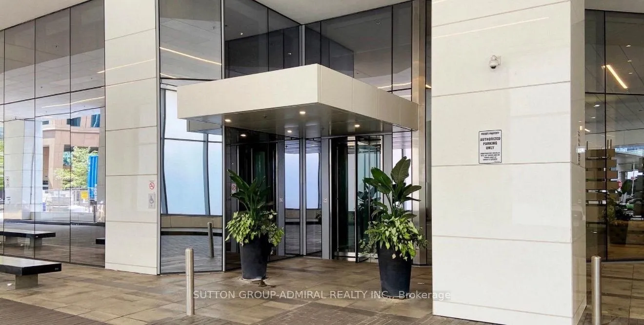 Front of Unit 1011, 100 Harbour Street