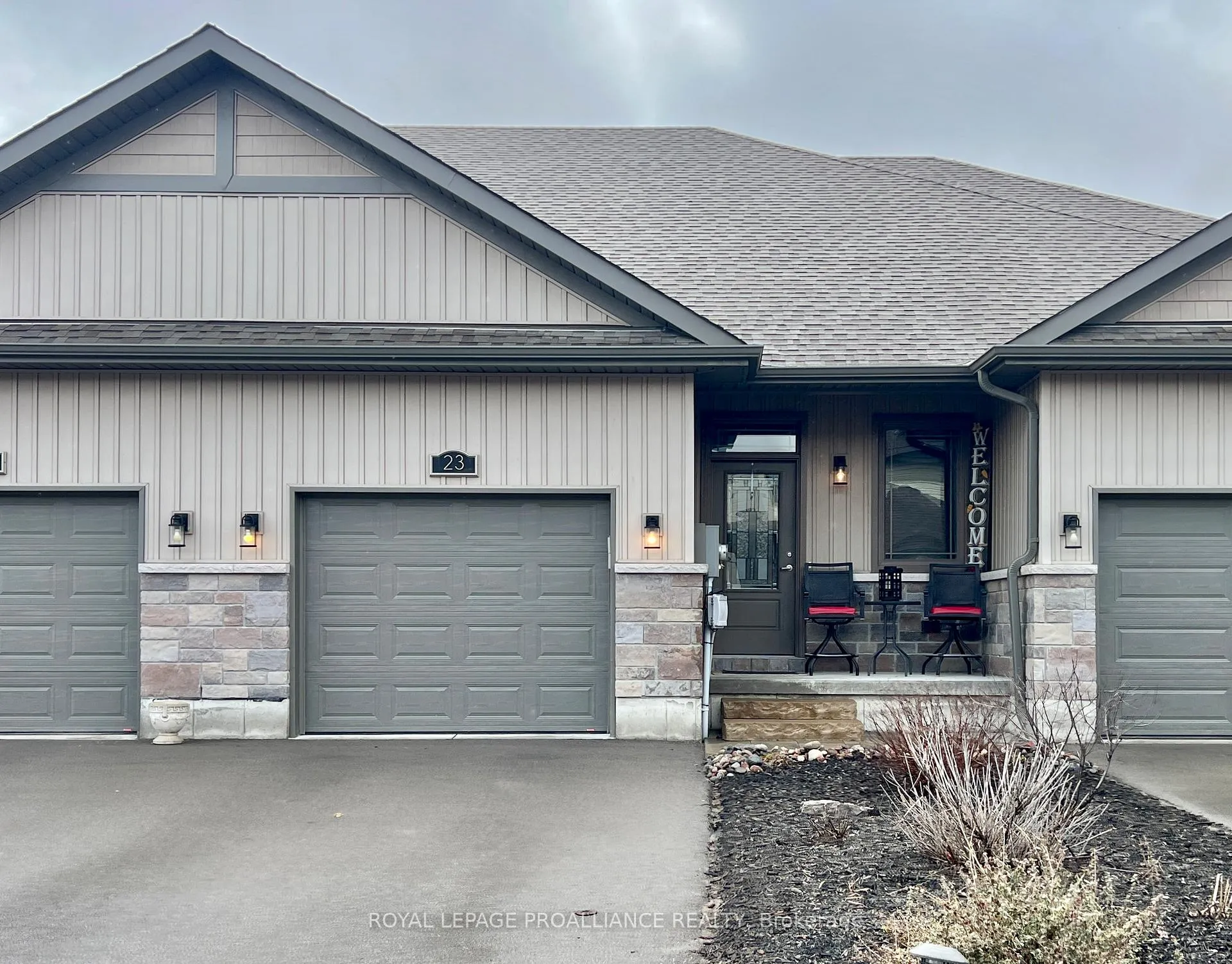 Front of 23 Ledgerock Court