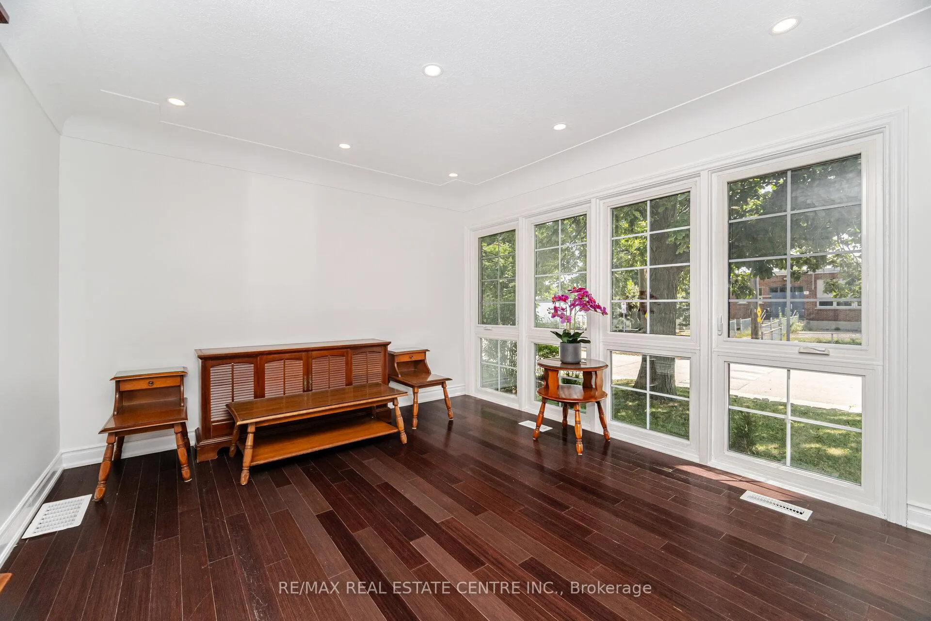 Photo 7 of 166 Terrace Drive, Hamilton, Balfour — HOMEH