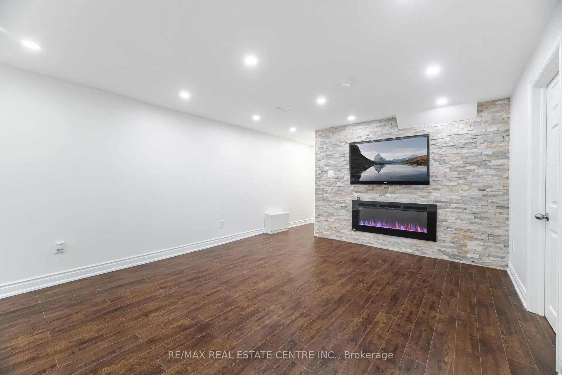 Photo 17 of 166 Terrace Drive, Hamilton, Balfour — HOMEH