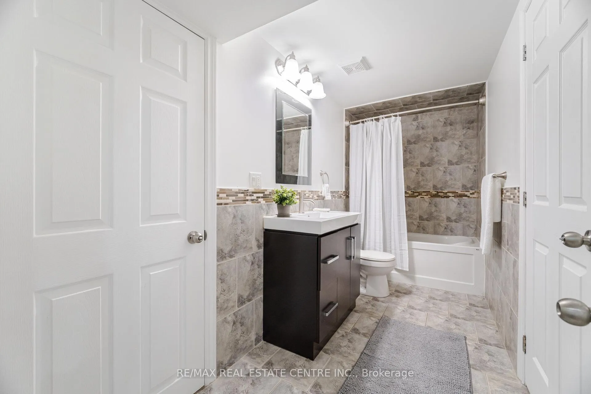 Photo 24 of 166 Terrace Drive, Hamilton, Balfour — HOMEH
