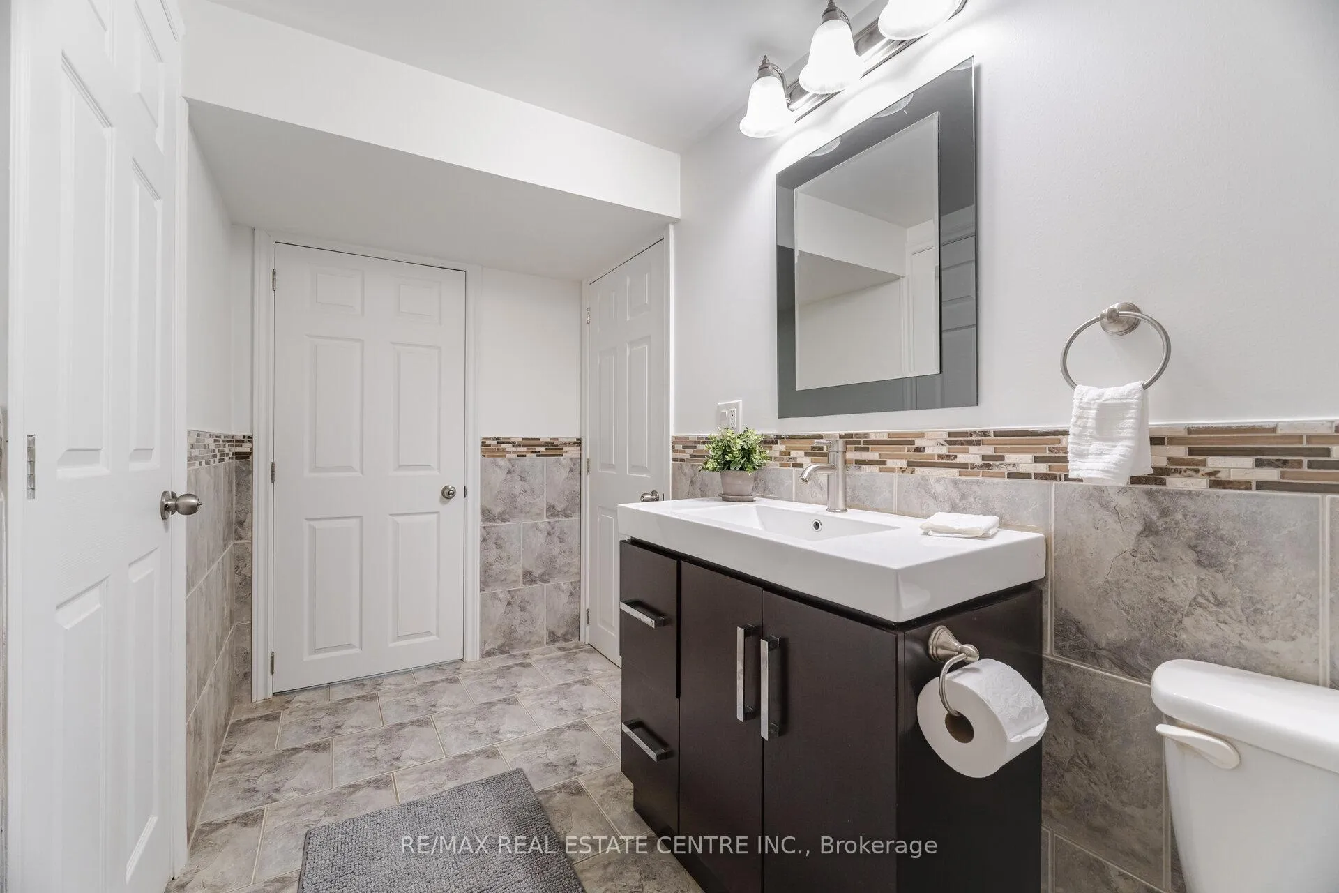Photo 25 of 166 Terrace Drive, Hamilton, Balfour — HOMEH