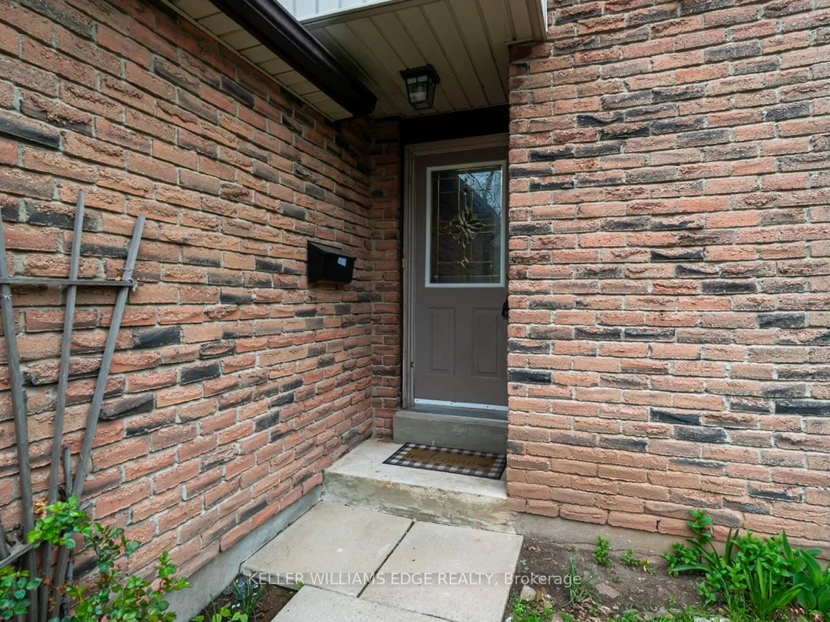 Photo 3 of Unit 93, 680 Regency Court, Burlington, Roseland — HOMEH