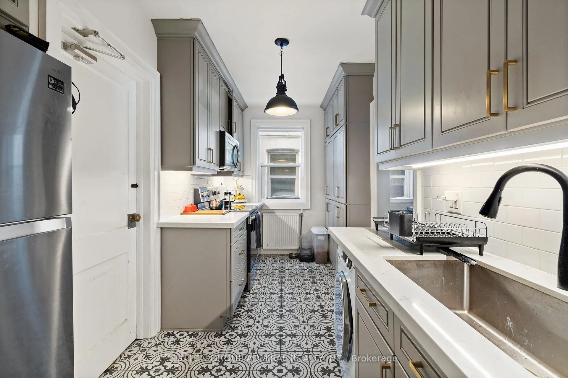 Photo 11 of 49 & 51 Wineva Avenue, Toronto, The Beaches — HOMEH
