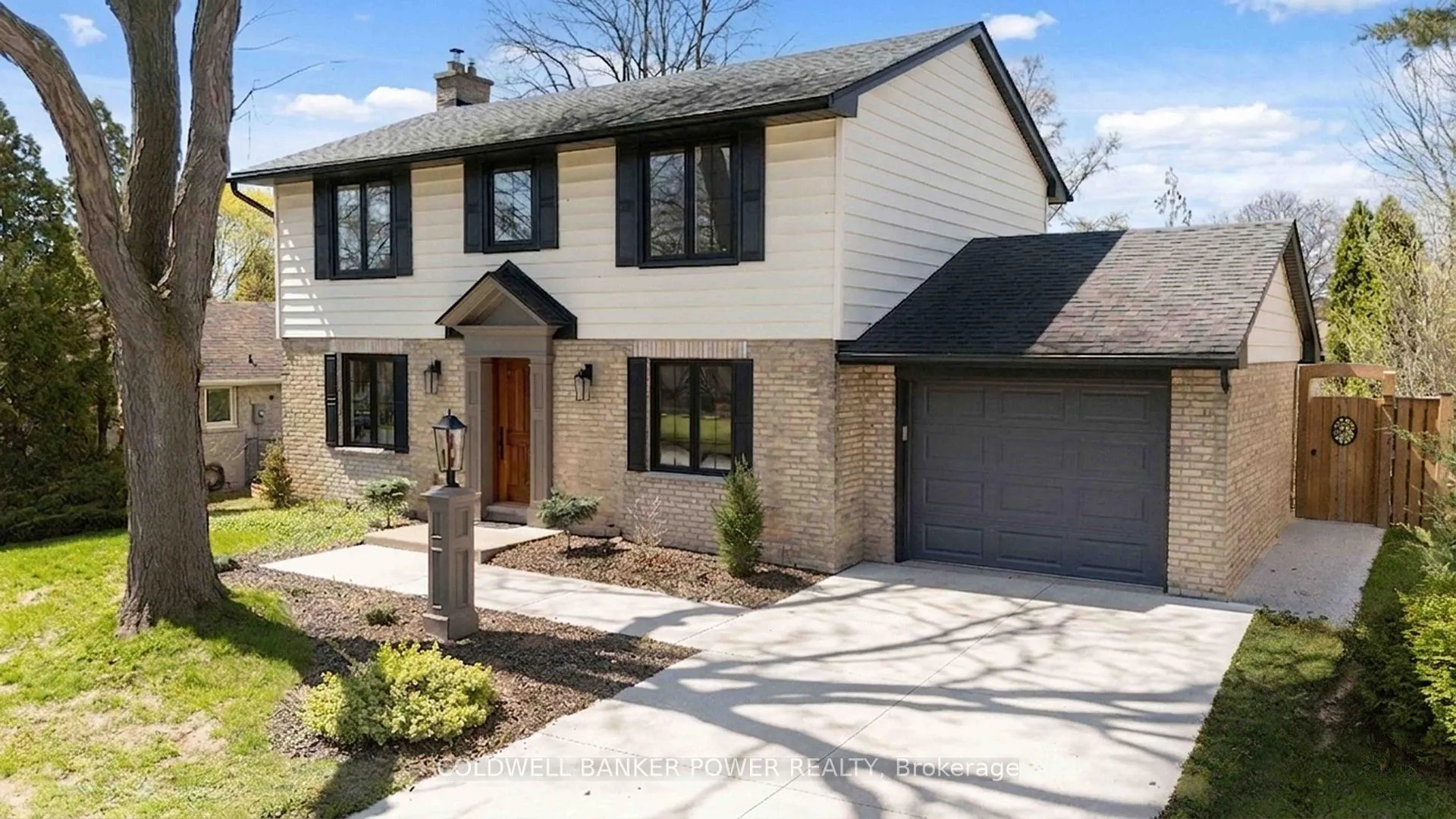 Front of 54 Lloyd Manor Crescent