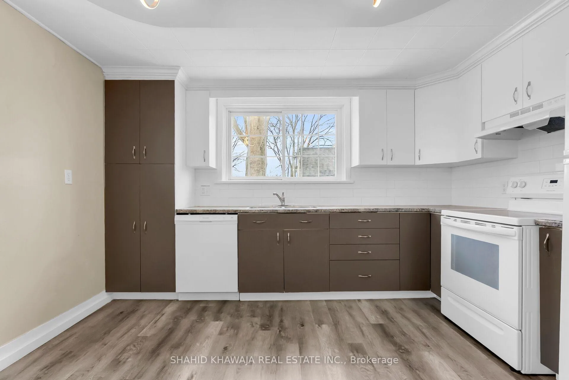 Photo 10 of 22 Lyons Avenue, Welland, Lincoln/Crowland — HOMEH