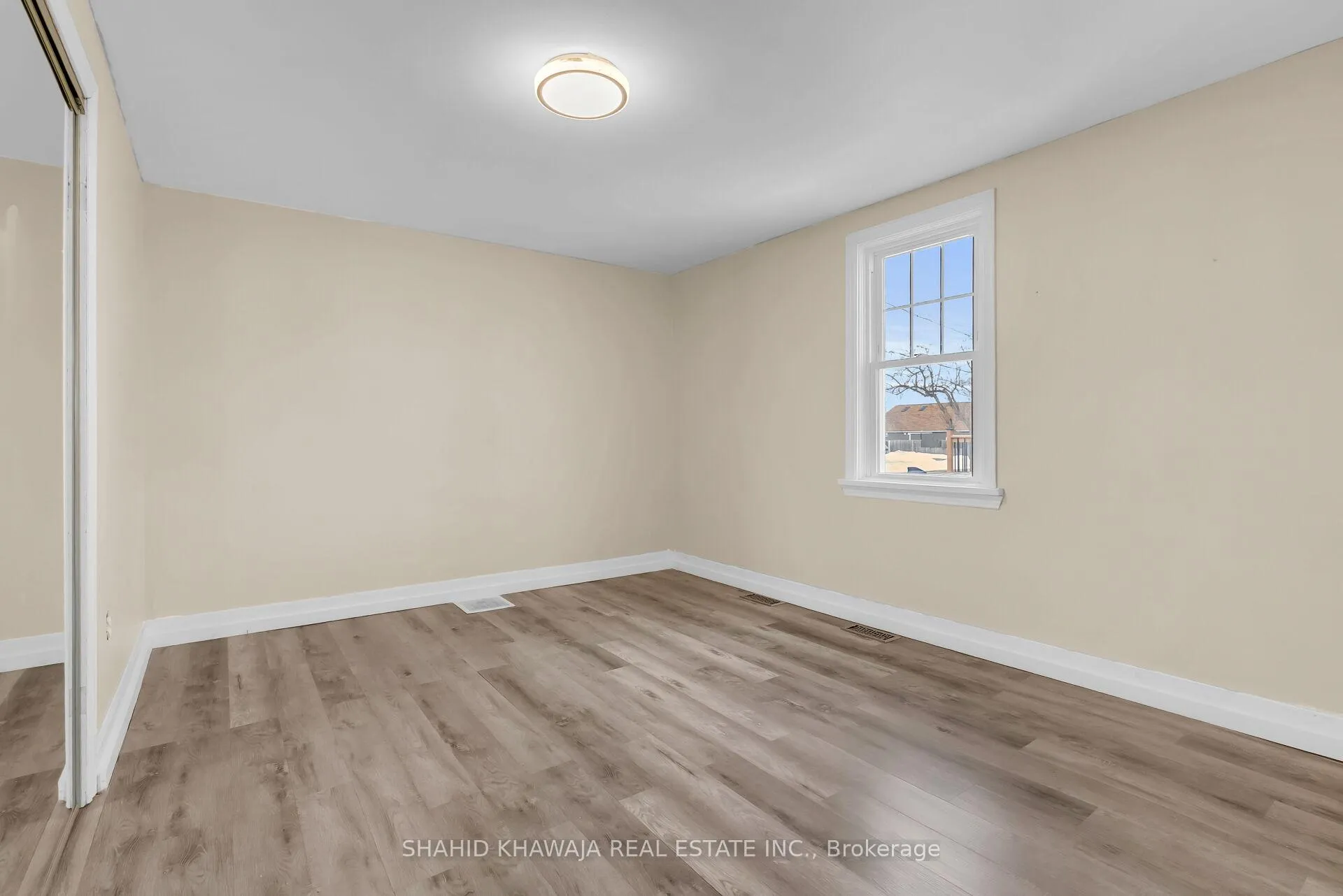 Photo 12 of 22 Lyons Avenue, Welland, Lincoln/Crowland — HOMEH