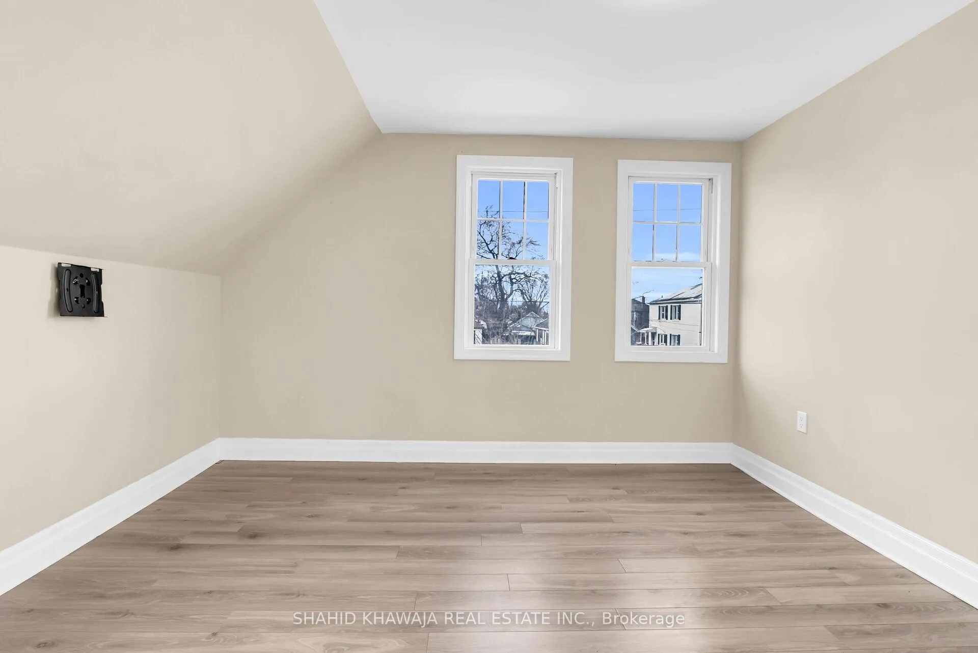 Photo 33 of 22 Lyons Avenue, Welland, Lincoln/Crowland — HOMEH