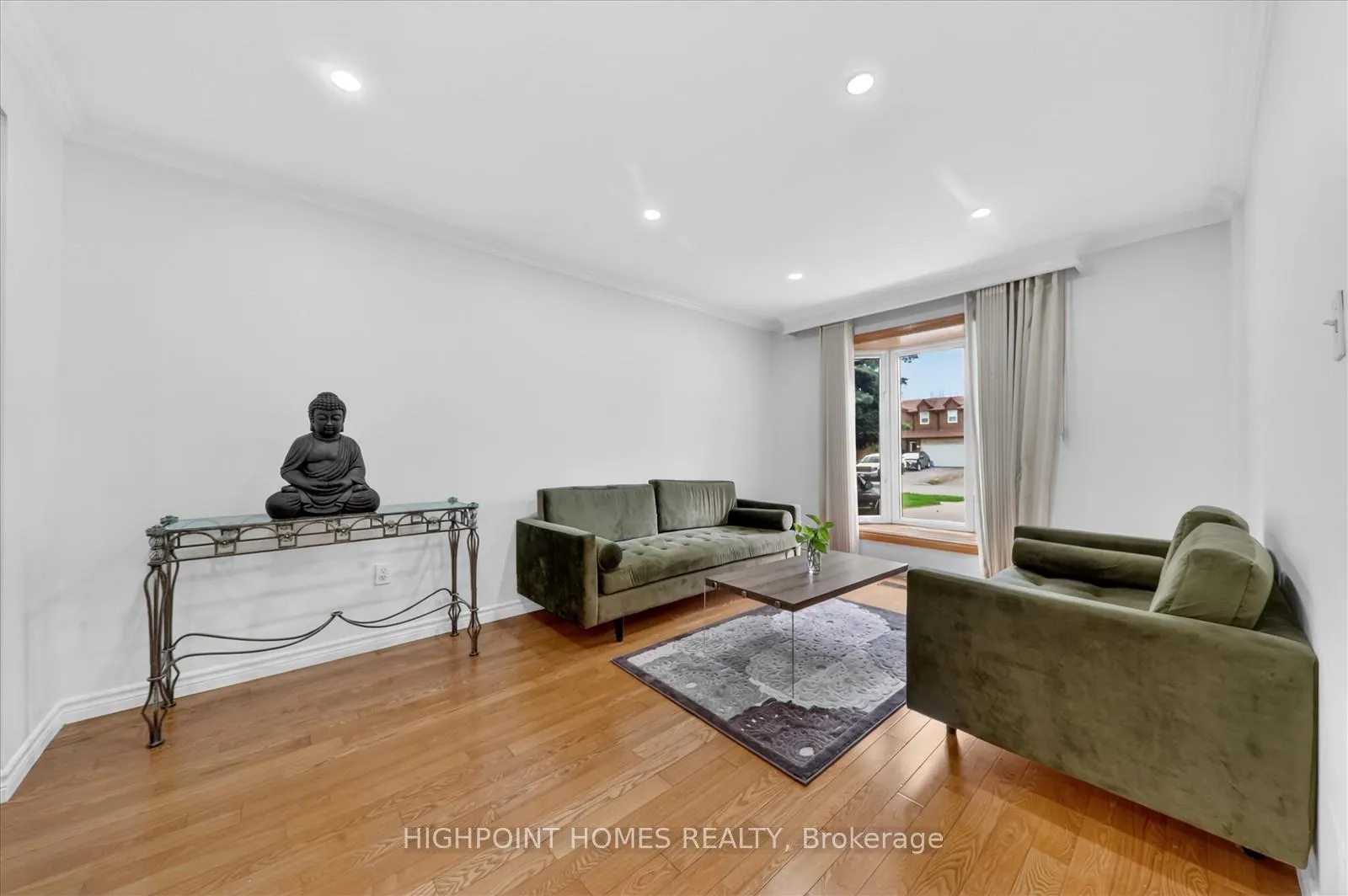 Photo 3 of 16 Fearn Crescent, Ajax, Central West — HOMEH