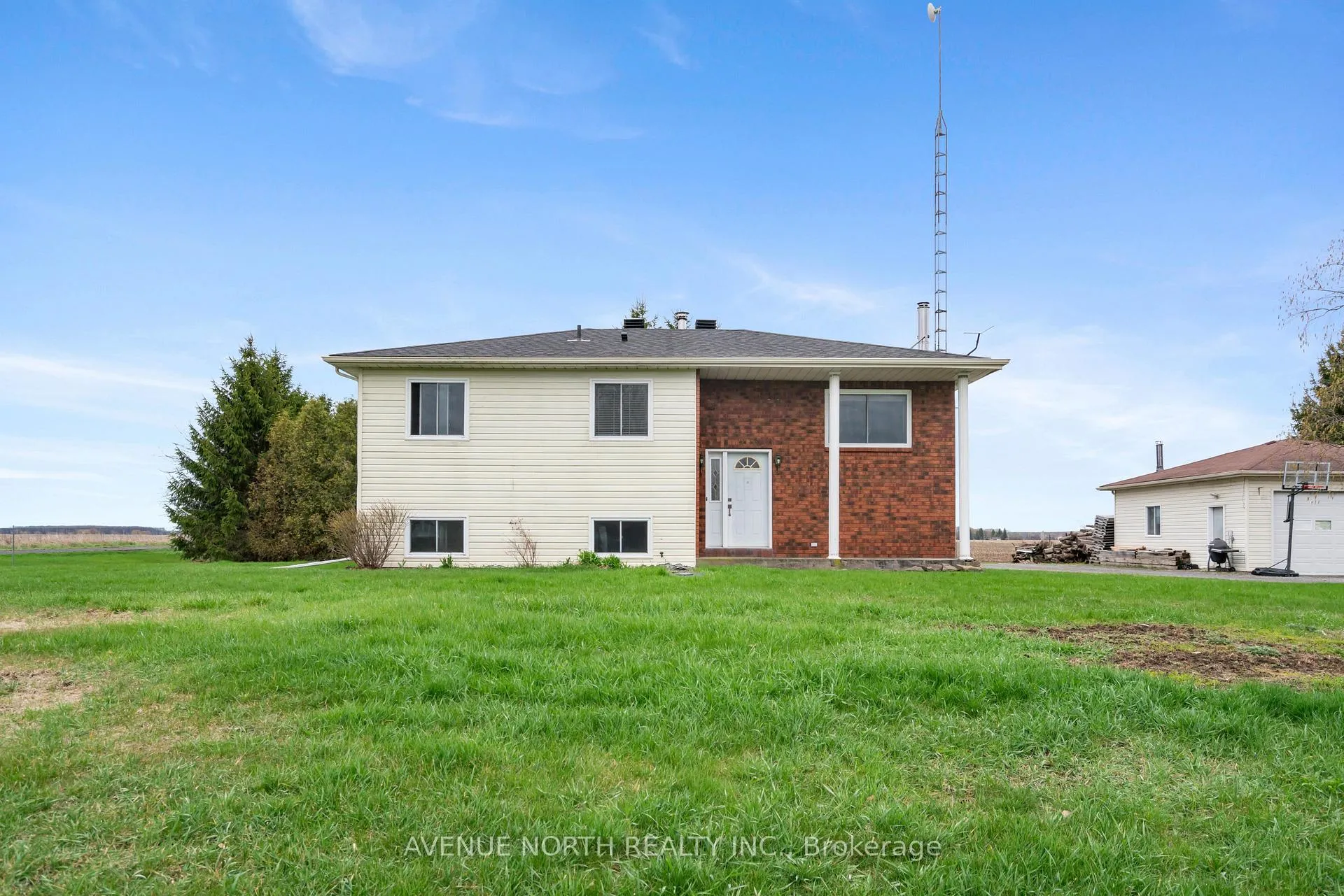 Photo 1 of 12472 Nesbitt Road, North Dundas, North Dundas (Winchester) Twp — HOMEH