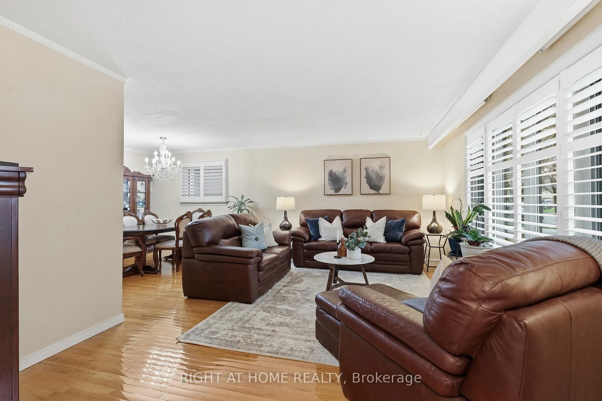 Photo 7 of 1467 Dewbourne Crescent, Burlington, Palmer — HOMEH