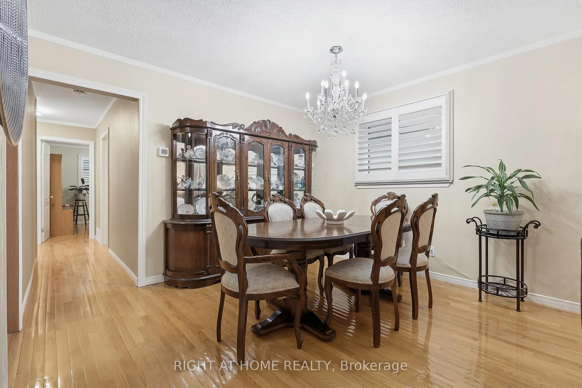 Photo 9 of 1467 Dewbourne Crescent, Burlington, Palmer — HOMEH