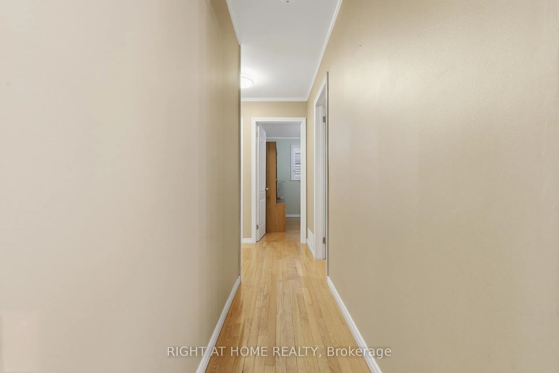 Photo 12 of 1467 Dewbourne Crescent, Burlington, Palmer — HOMEH