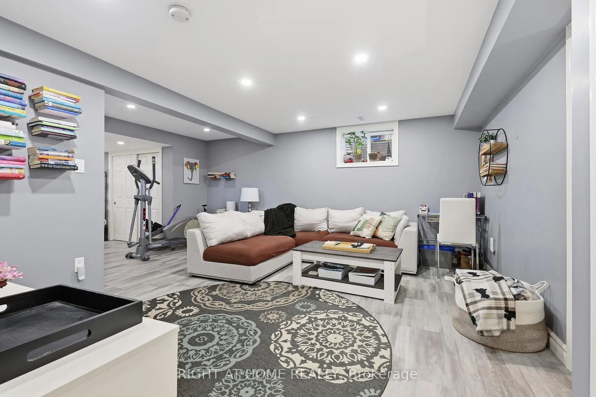 Photo 26 of 1467 Dewbourne Crescent, Burlington, Palmer — HOMEH
