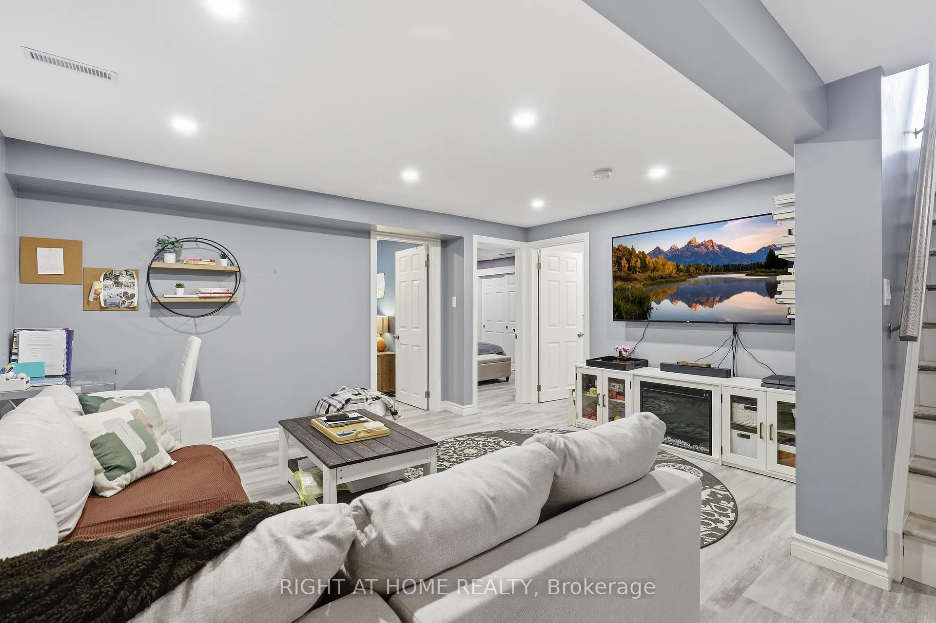 Photo 27 of 1467 Dewbourne Crescent, Burlington, Palmer — HOMEH