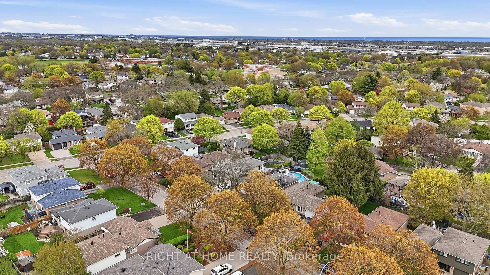 Photo 46 of 1467 Dewbourne Crescent, Burlington, Palmer — HOMEH