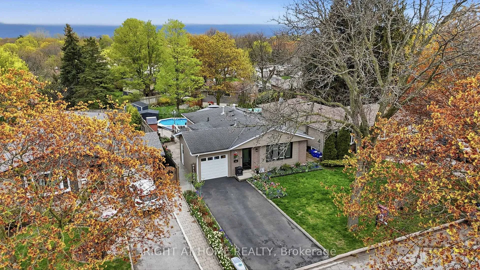 Photo 48 of 1467 Dewbourne Crescent, Burlington, Palmer — HOMEH
