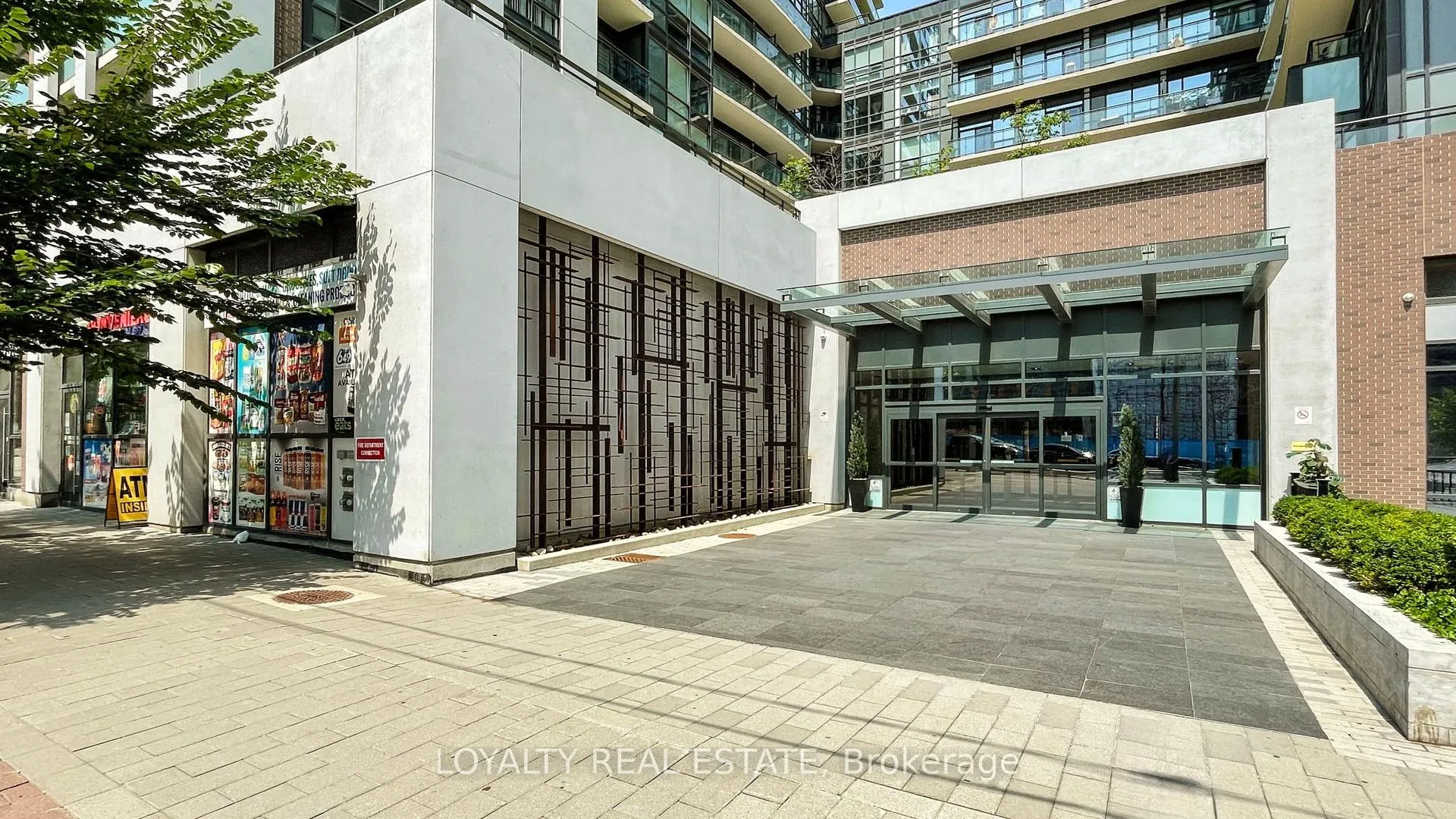 Photo 3 of Unit 1221, 460 Adelaide Street E, Toronto, Moss Park — HOMEH