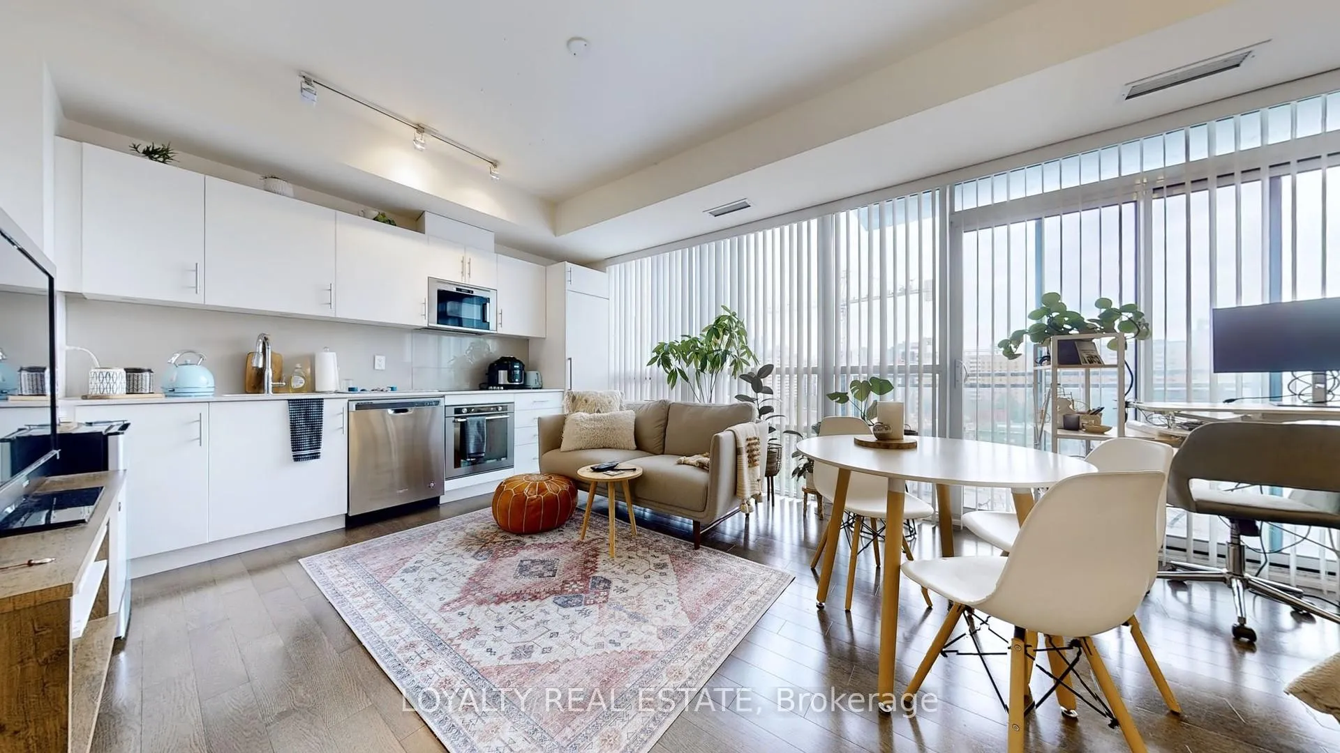 Photo 13 of Unit 1221, 460 Adelaide Street E, Toronto, Moss Park — HOMEH