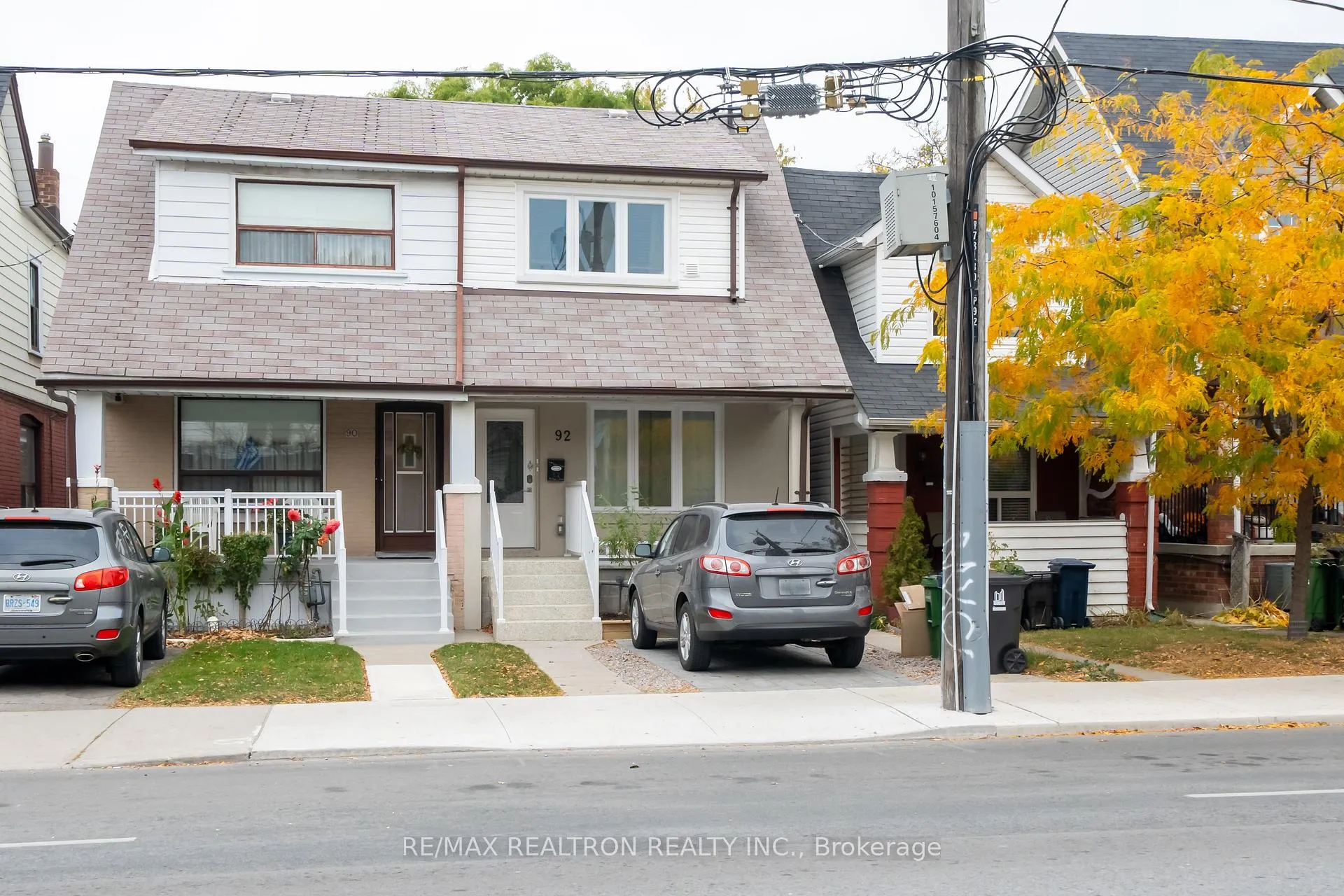 Front of Unit Bsmt, 92 Donlands Avenue