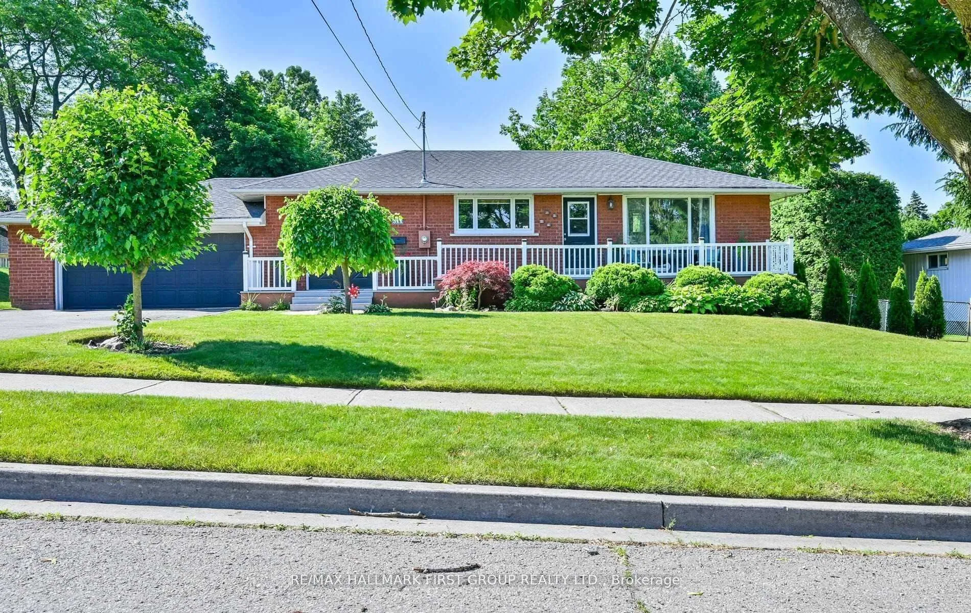 Photo 2 of 311 Frederick Street, Whitby, Blue Grass Meadows — HOMEH