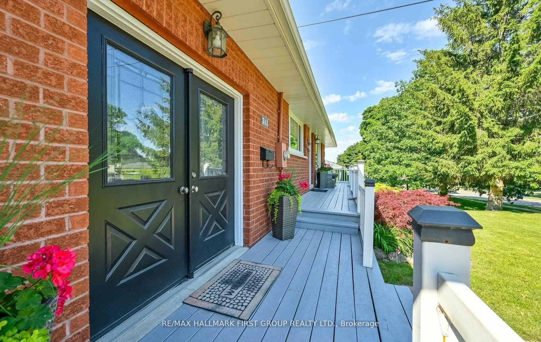 Photo 4 of 311 Frederick Street, Whitby, Blue Grass Meadows — HOMEH