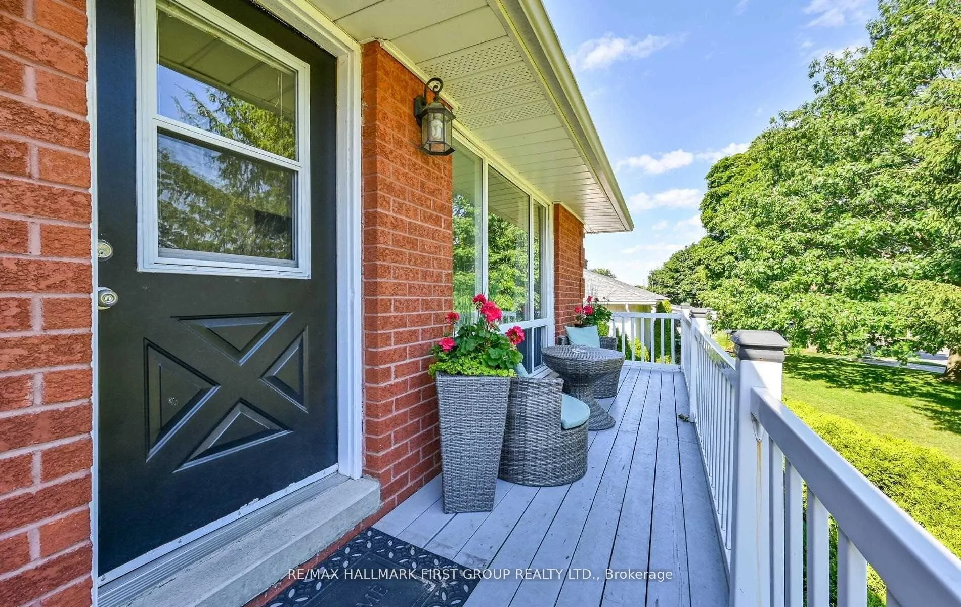 Photo 5 of 311 Frederick Street, Whitby, Blue Grass Meadows — HOMEH