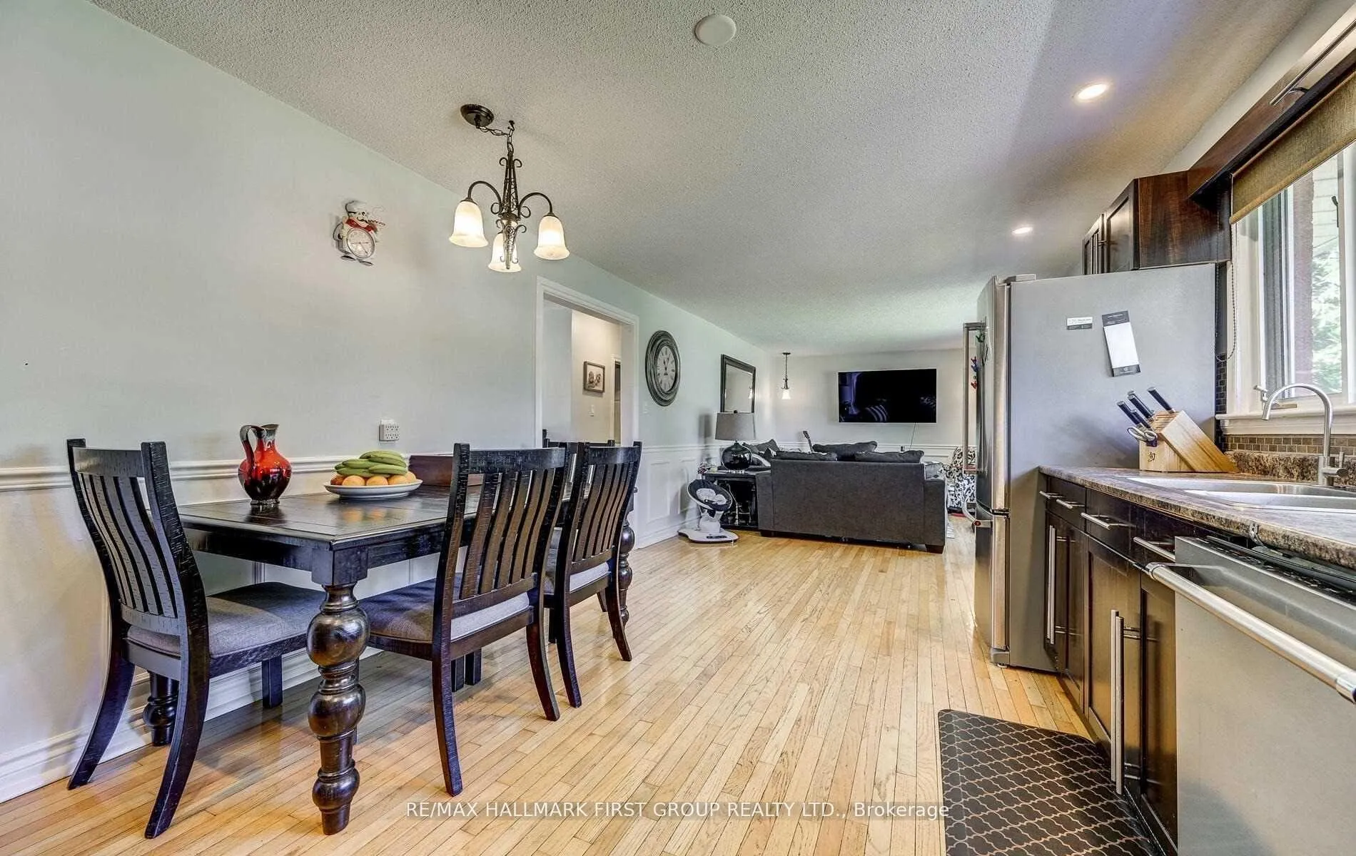 Photo 9 of 311 Frederick Street, Whitby, Blue Grass Meadows — HOMEH