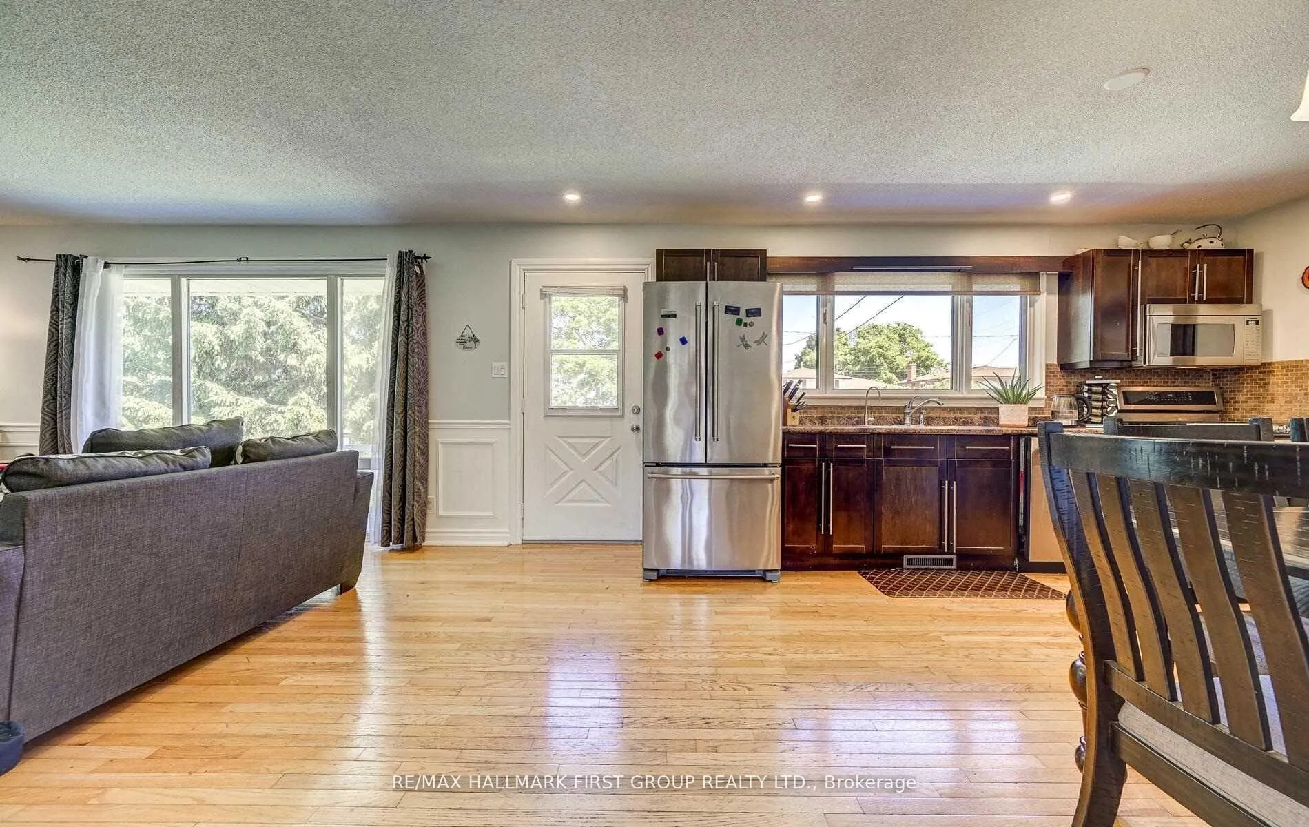 Photo 10 of 311 Frederick Street, Whitby, Blue Grass Meadows — HOMEH