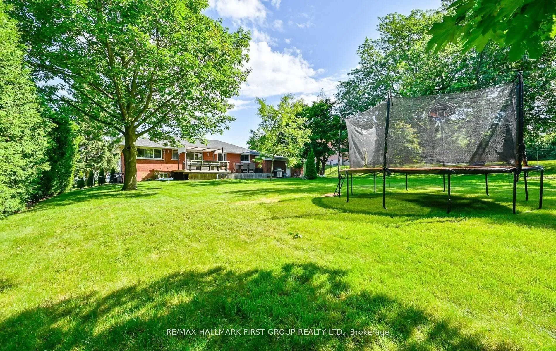 Photo 37 of 311 Frederick Street, Whitby, Blue Grass Meadows — HOMEH