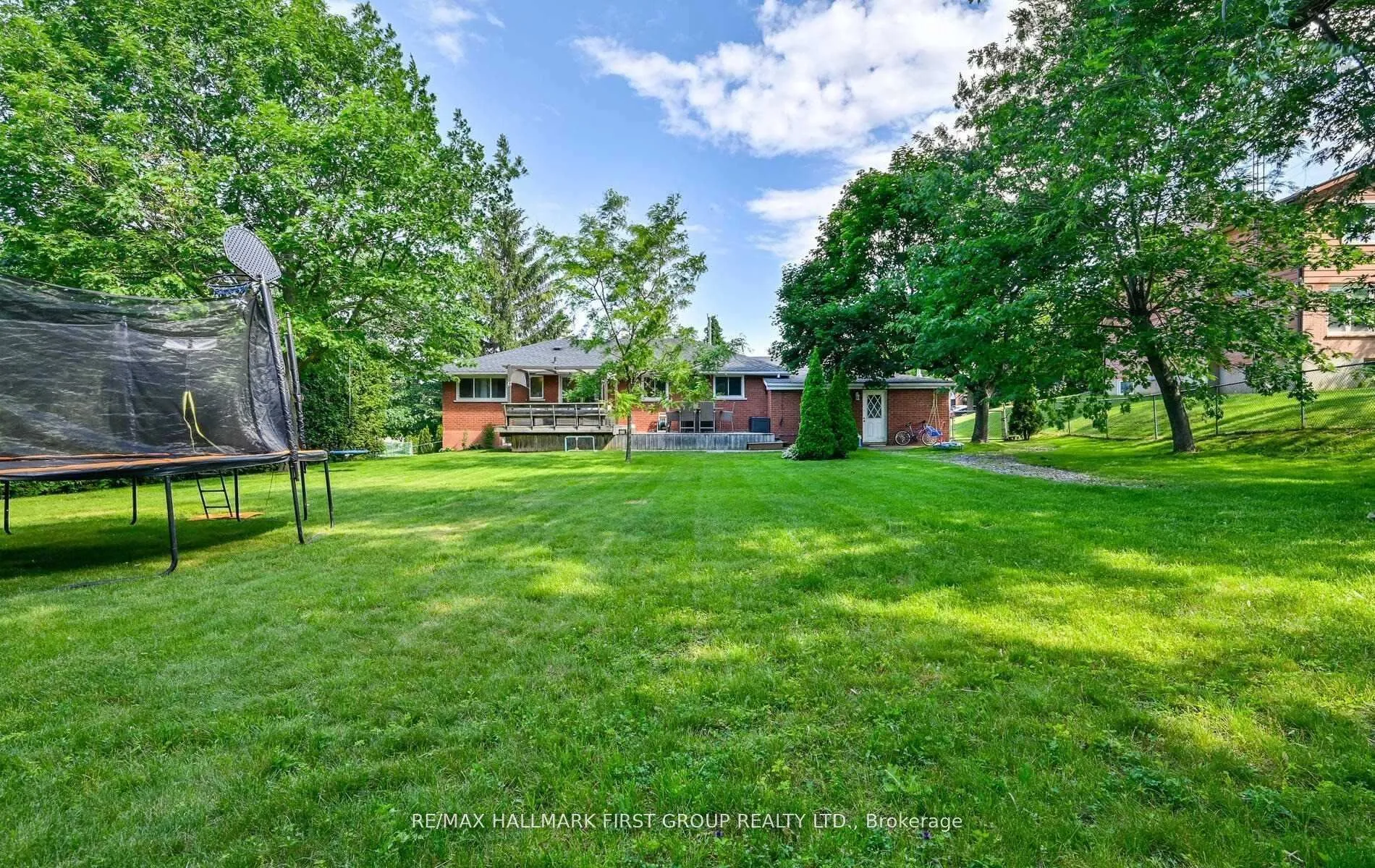 Photo 38 of 311 Frederick Street, Whitby, Blue Grass Meadows — HOMEH