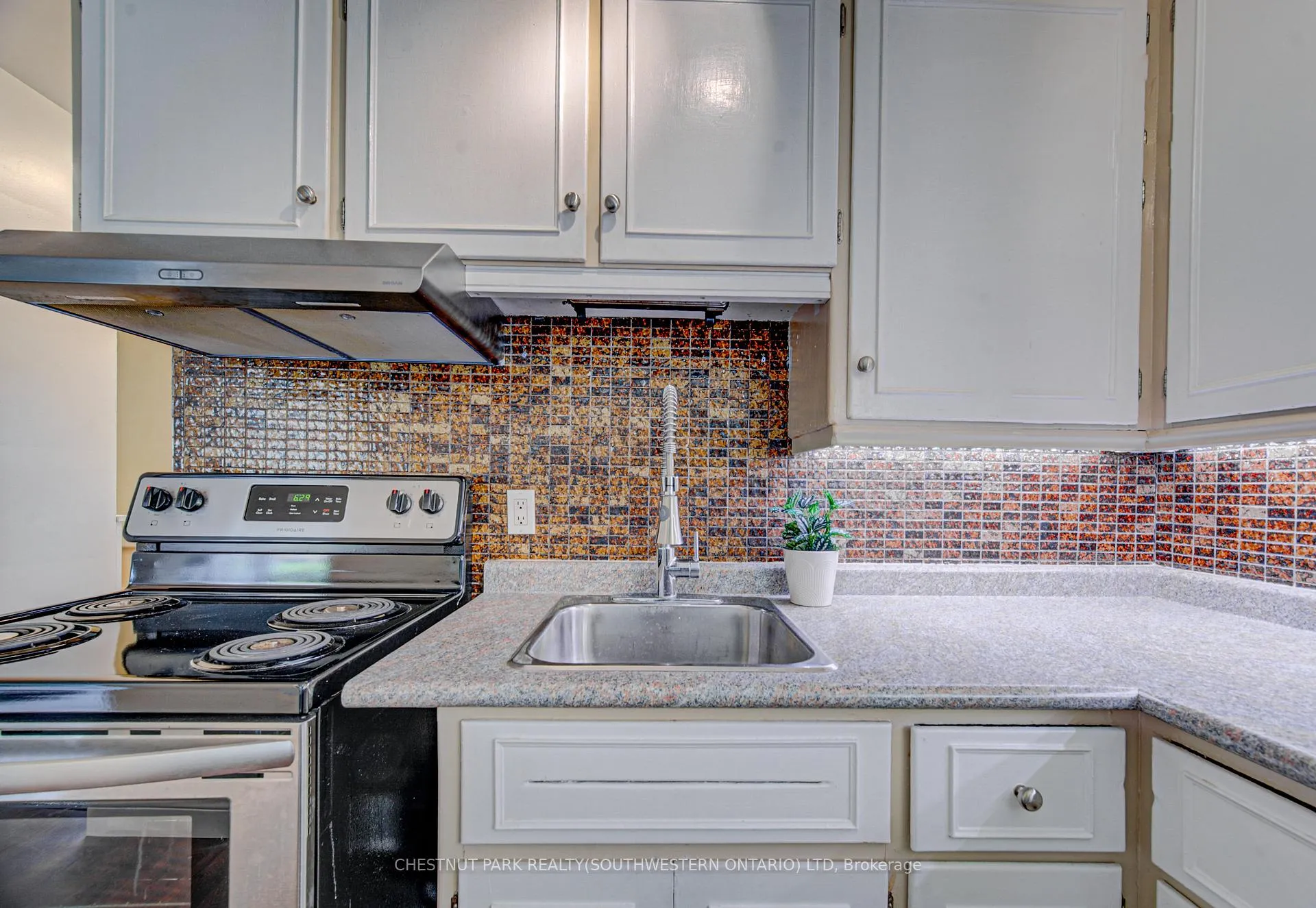 Photo 15 of 99 Belmont Avenue W, Kitchener — HOMEH