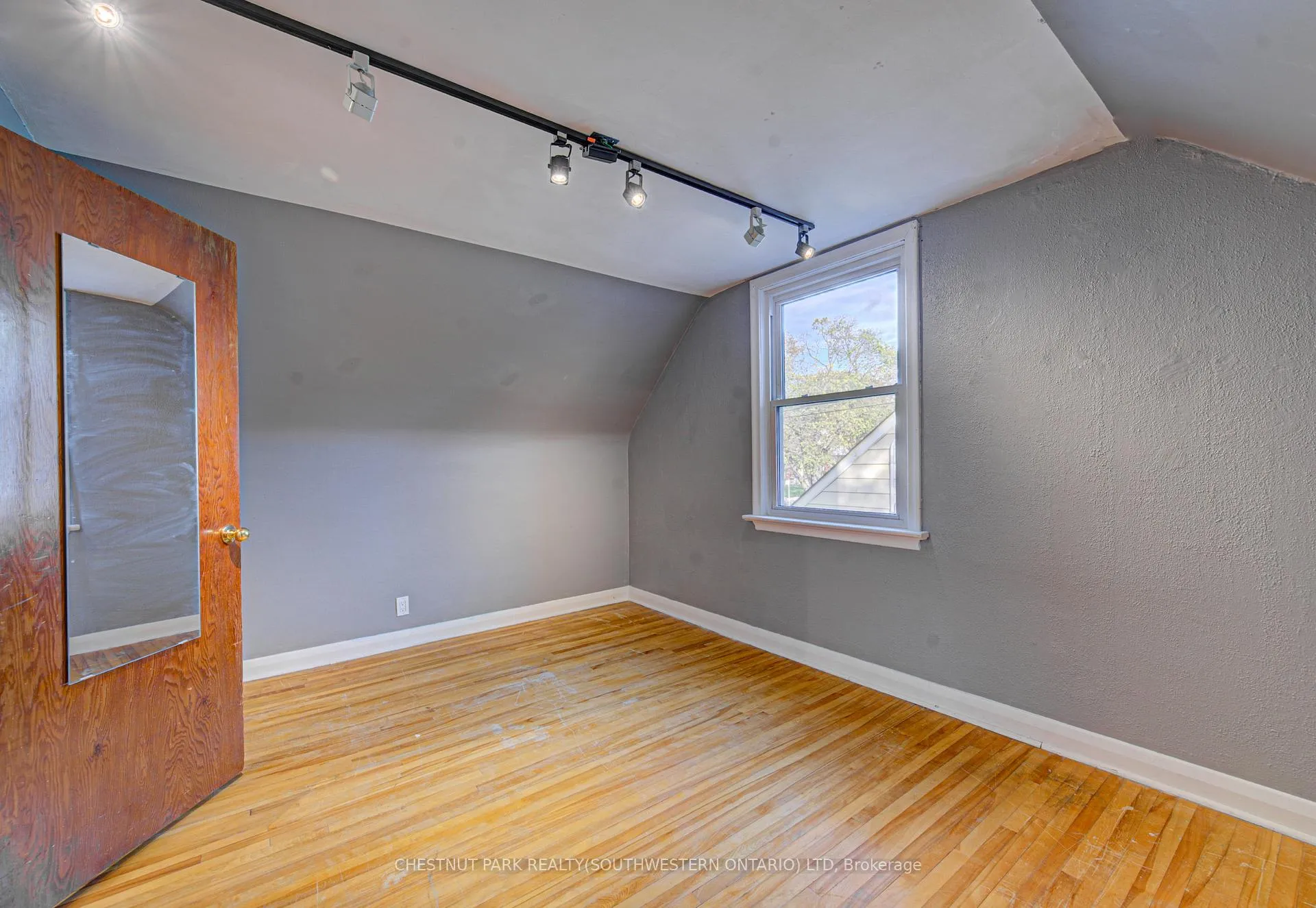 Photo 22 of 99 Belmont Avenue W, Kitchener — HOMEH