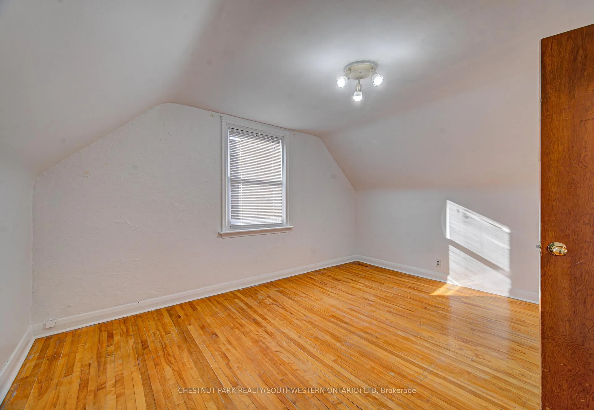 Photo 23 of 99 Belmont Avenue W, Kitchener — HOMEH