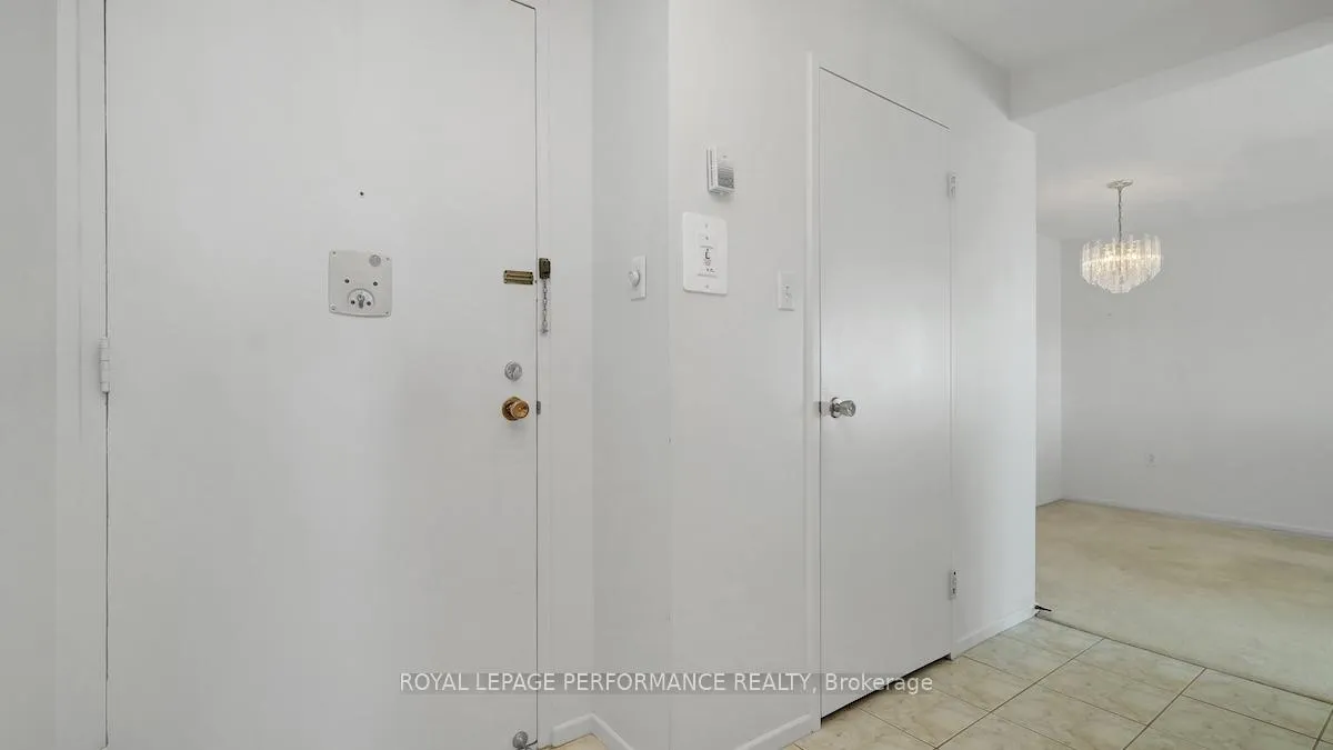 Photo 3 of Unit 903, 915 Elmsmere Road, Ottawa, Beacon Hill South — HOMEH