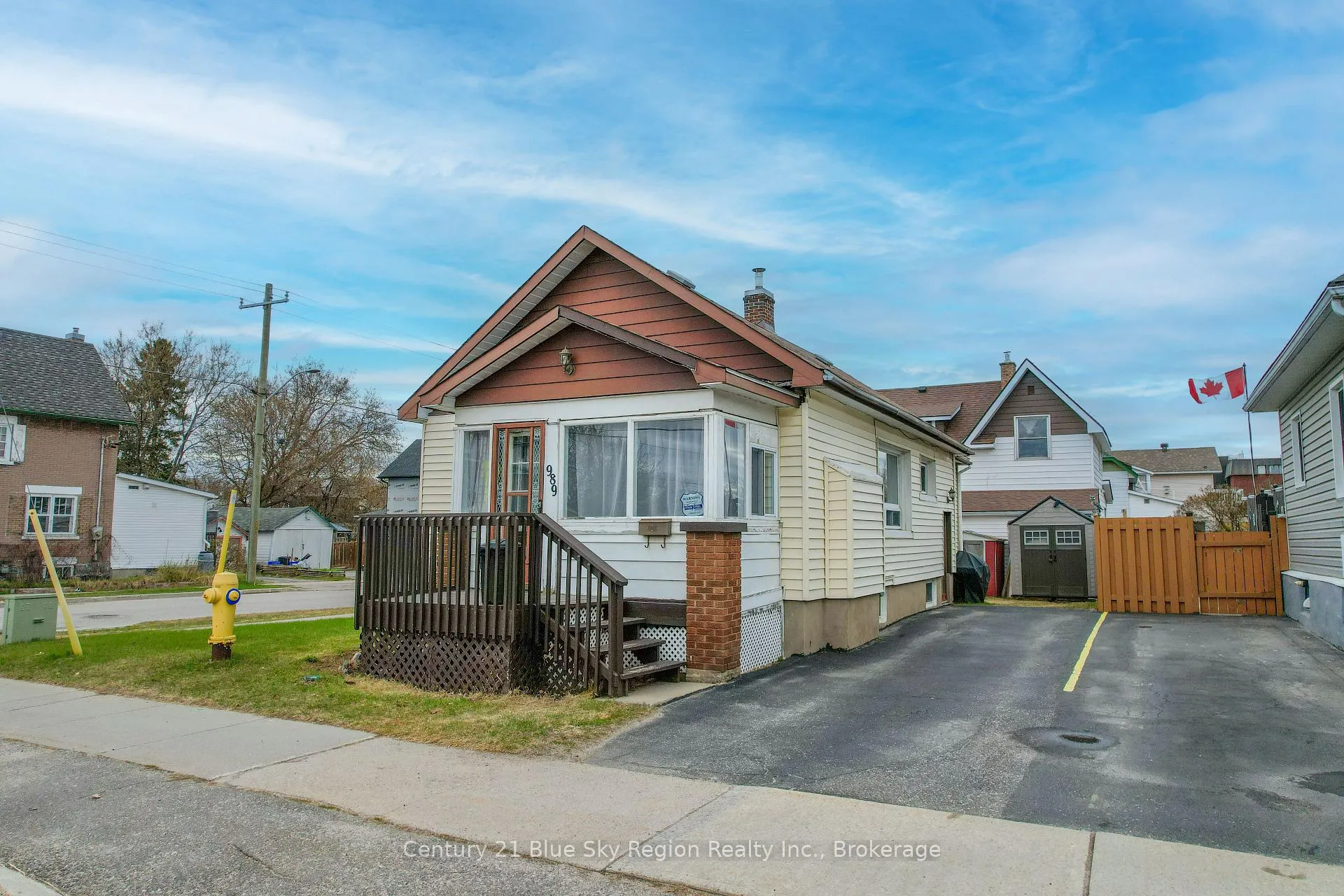 Front of 989 Ferguson Street
